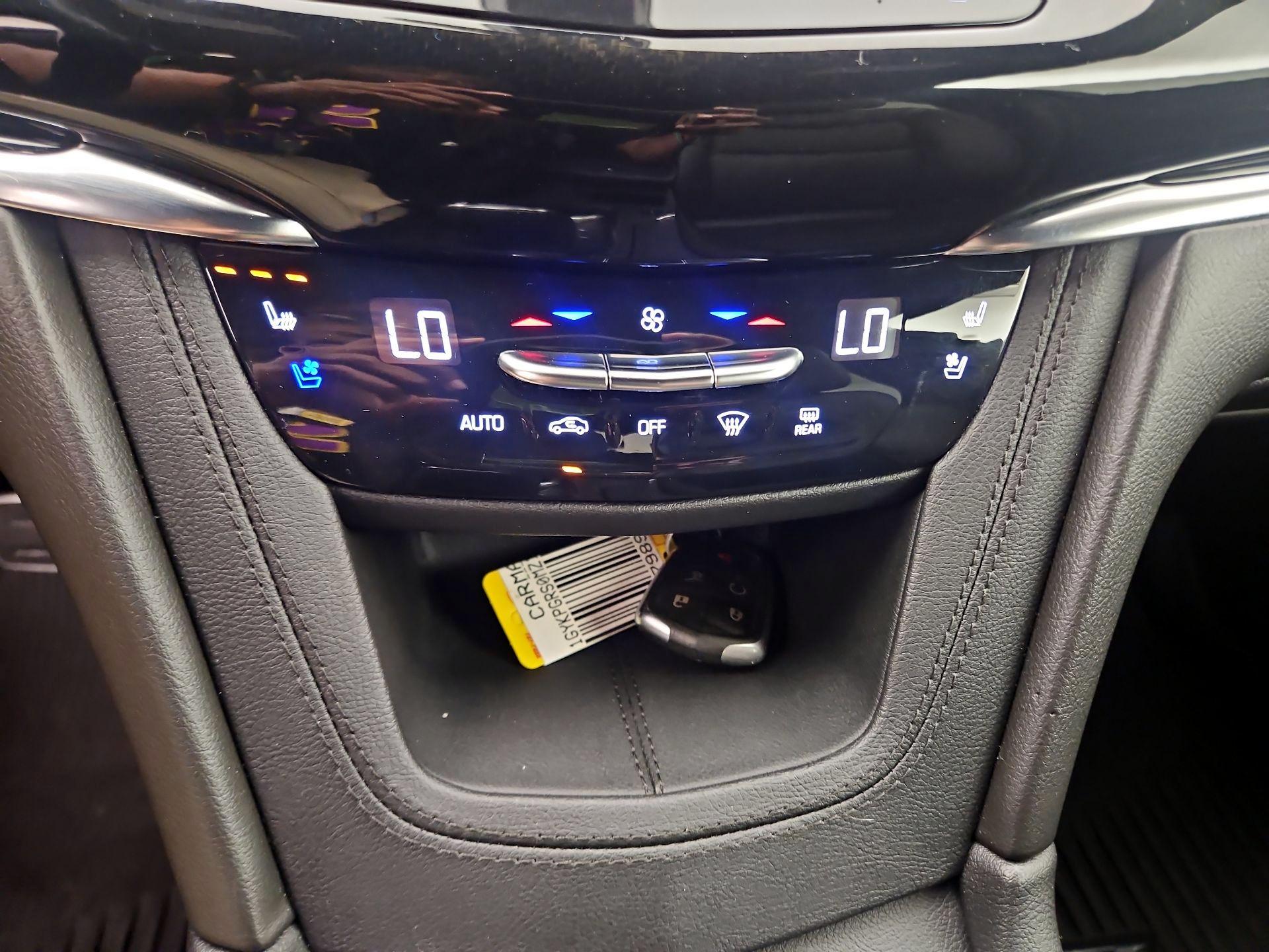 Thumbnail: 2021 Cadillac XT6 - 17
