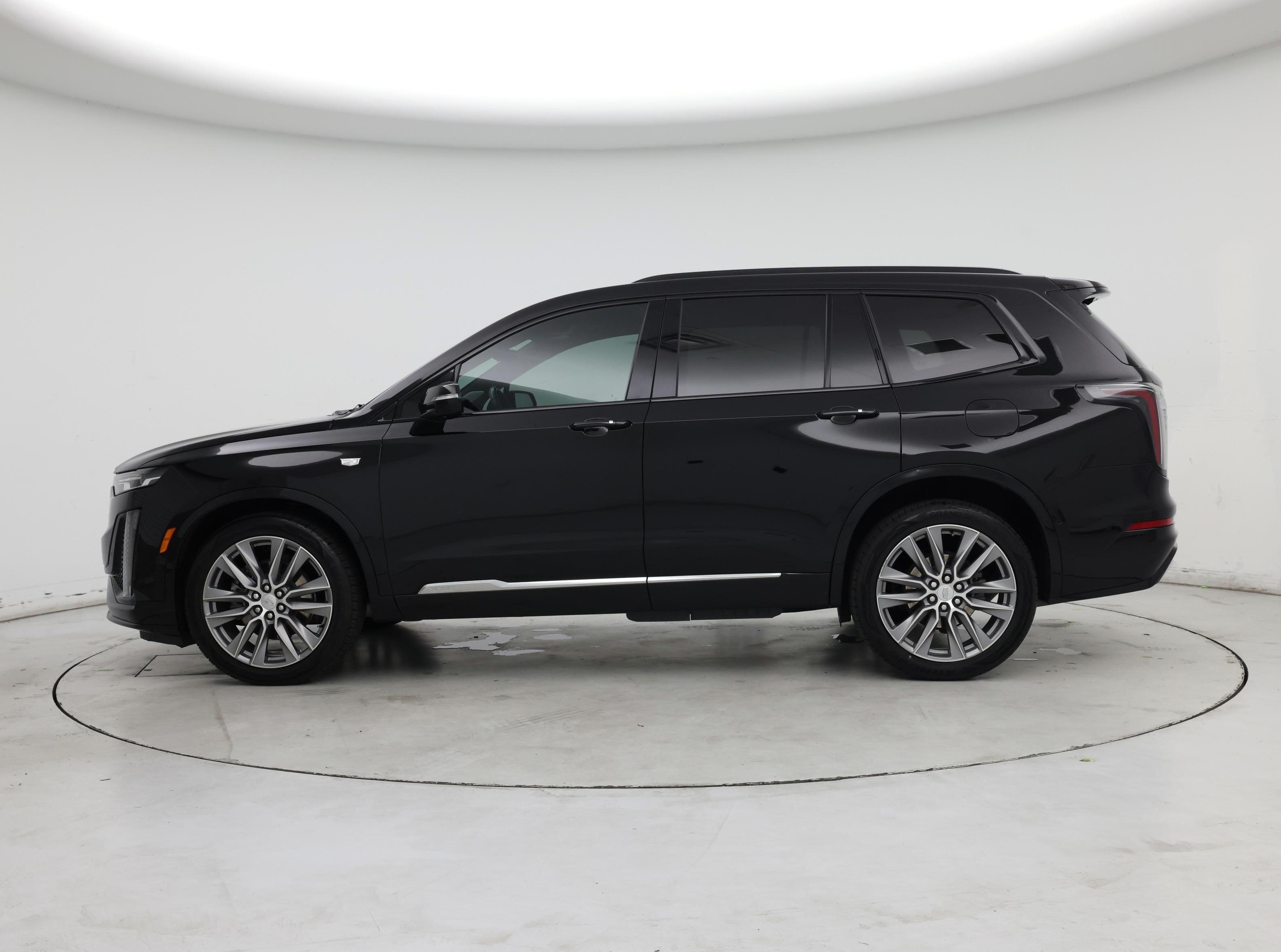 Thumbnail: 2021 Cadillac XT6 - 3