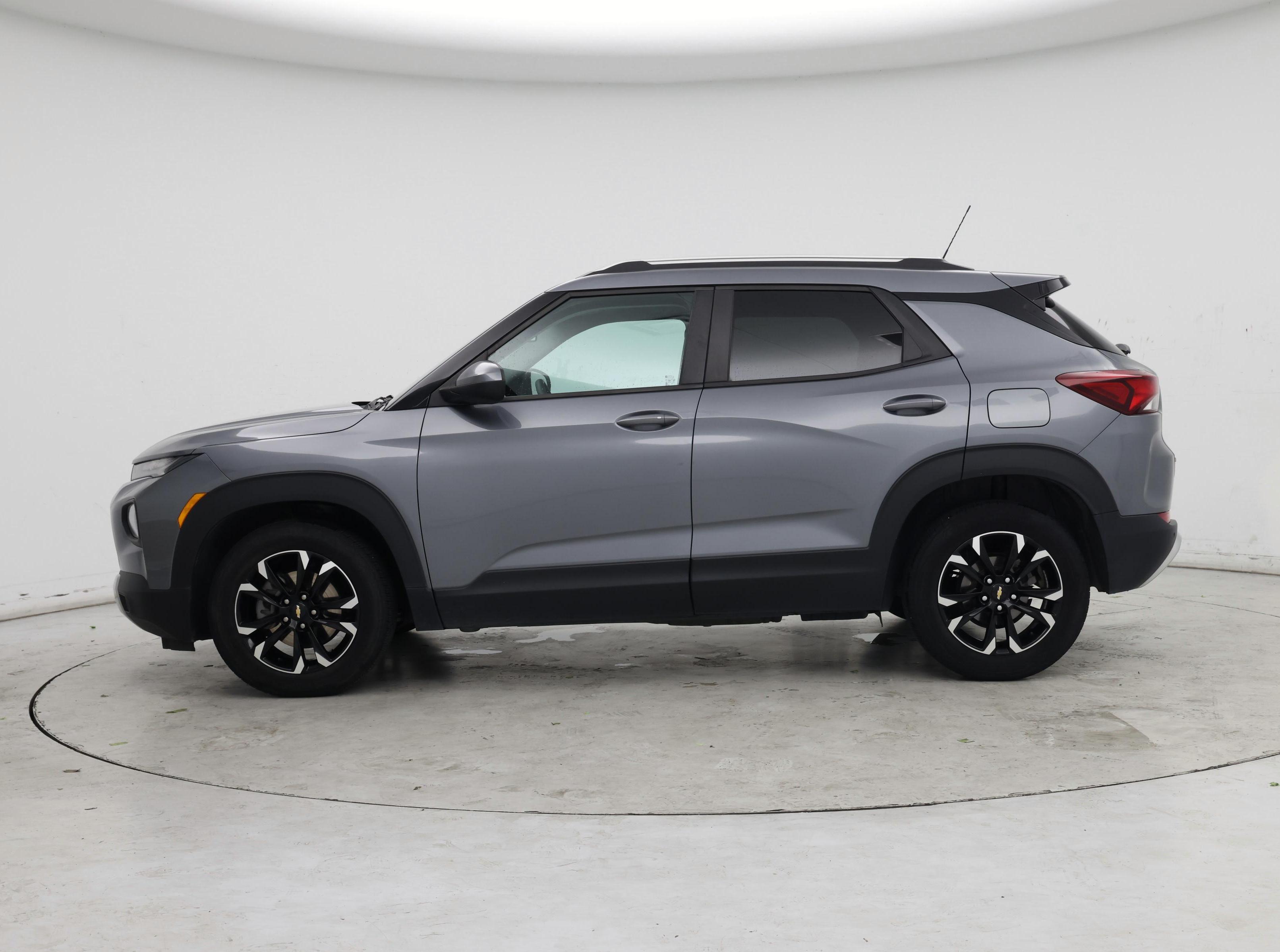 Thumbnail: 2021 Chevrolet TrailBlazer - 3