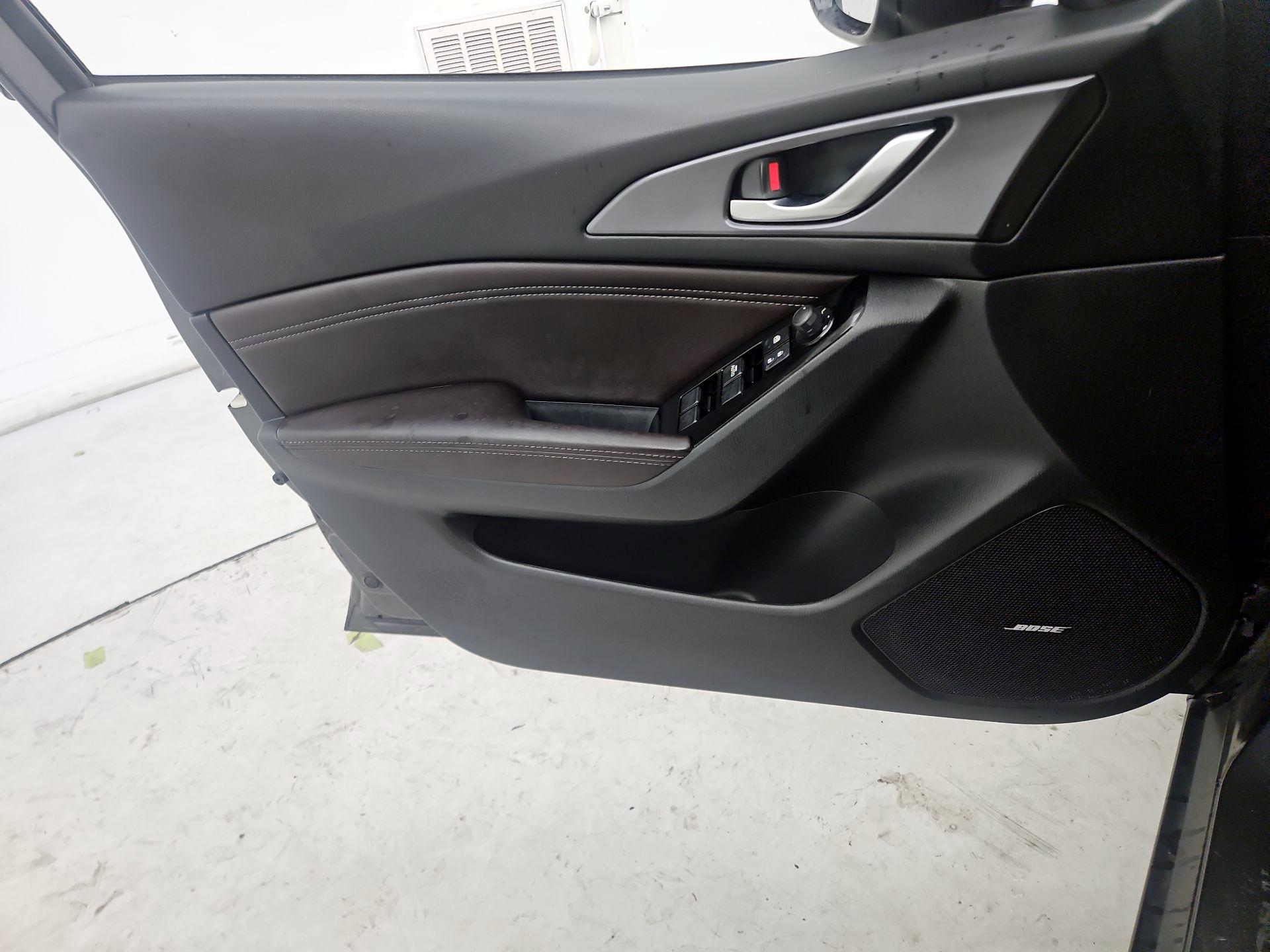 Thumbnail: 2018 Mazda Mazda3 - 12