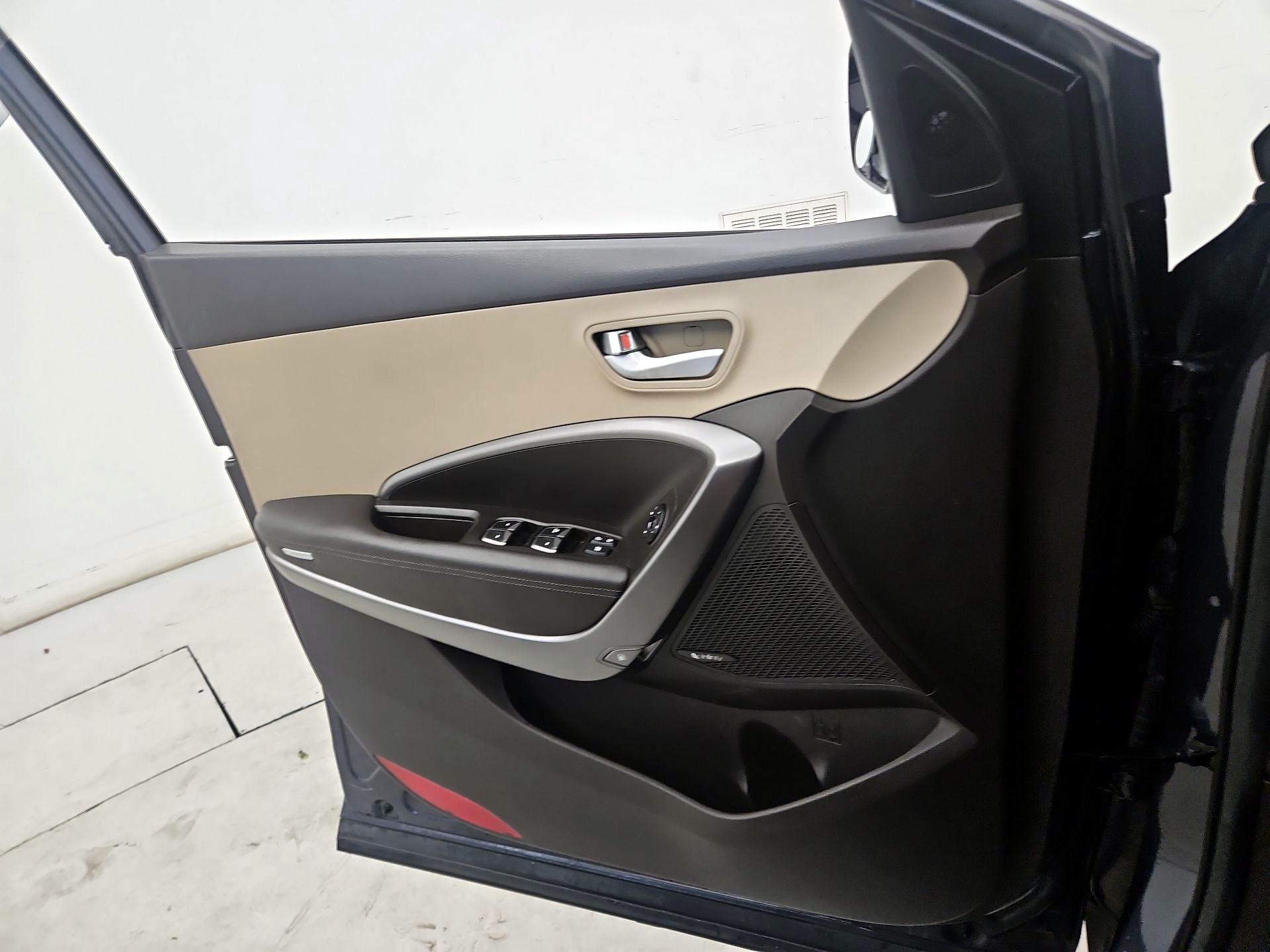 Thumbnail: 2014 Hyundai Santa Fe - 12