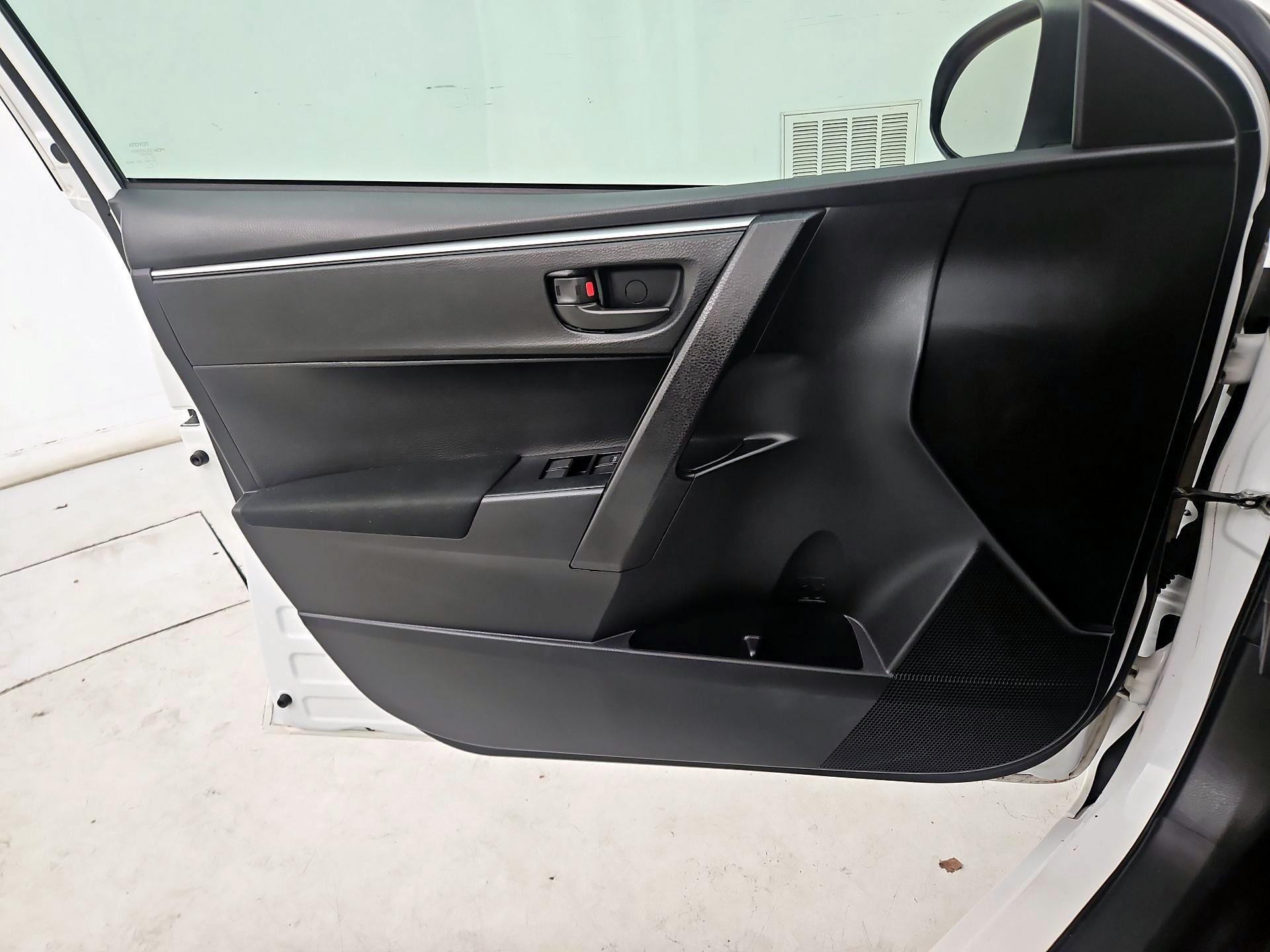 Thumbnail: 2014 Toyota Corolla - 12