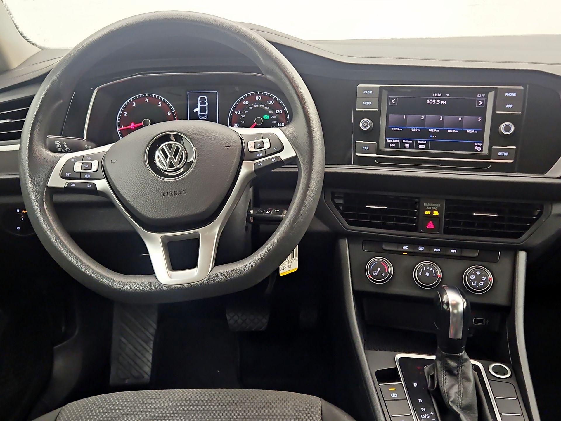Thumbnail: 2019 Volkswagen Jetta - 10