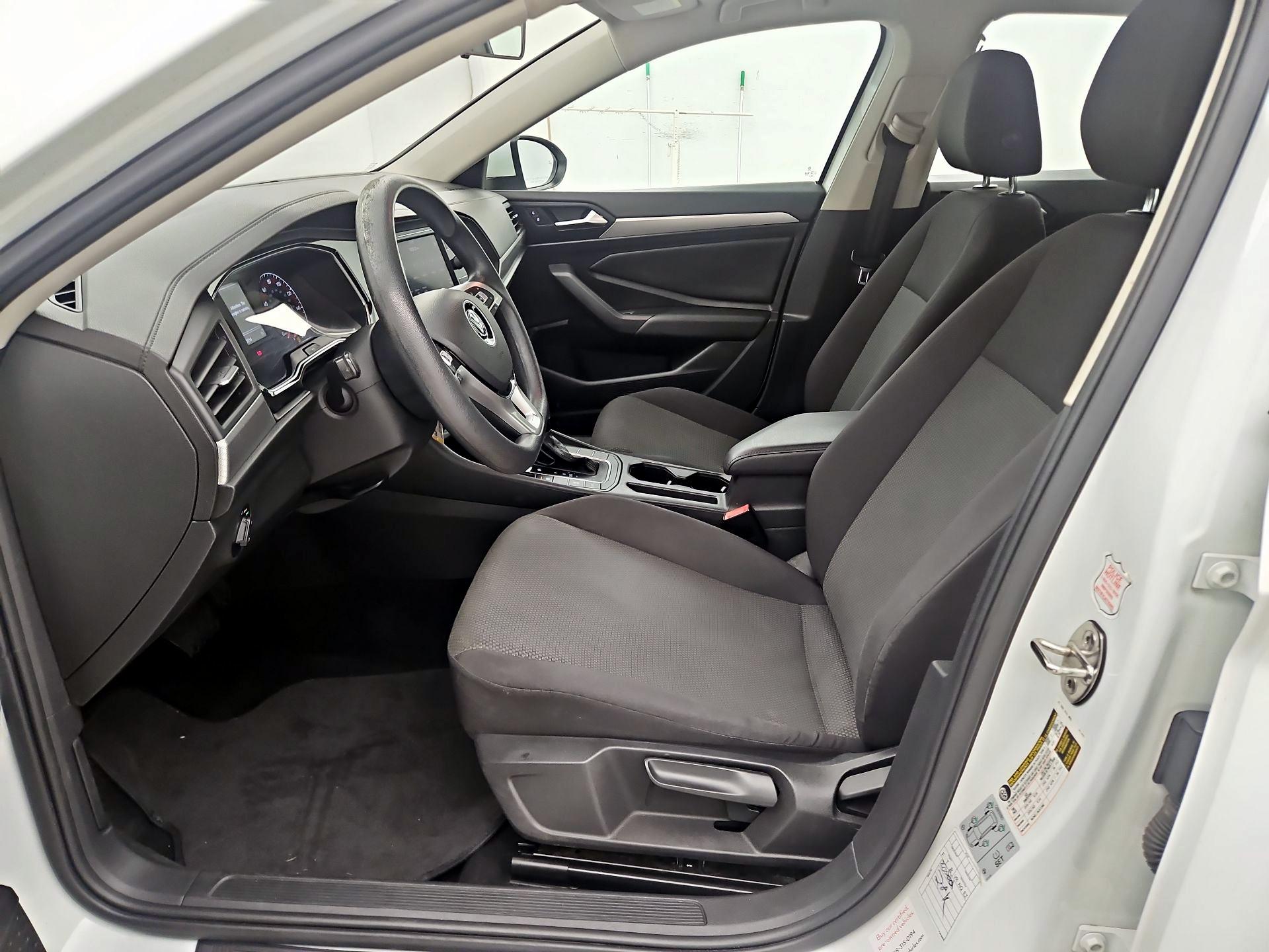Thumbnail: 2019 Volkswagen Jetta - 12