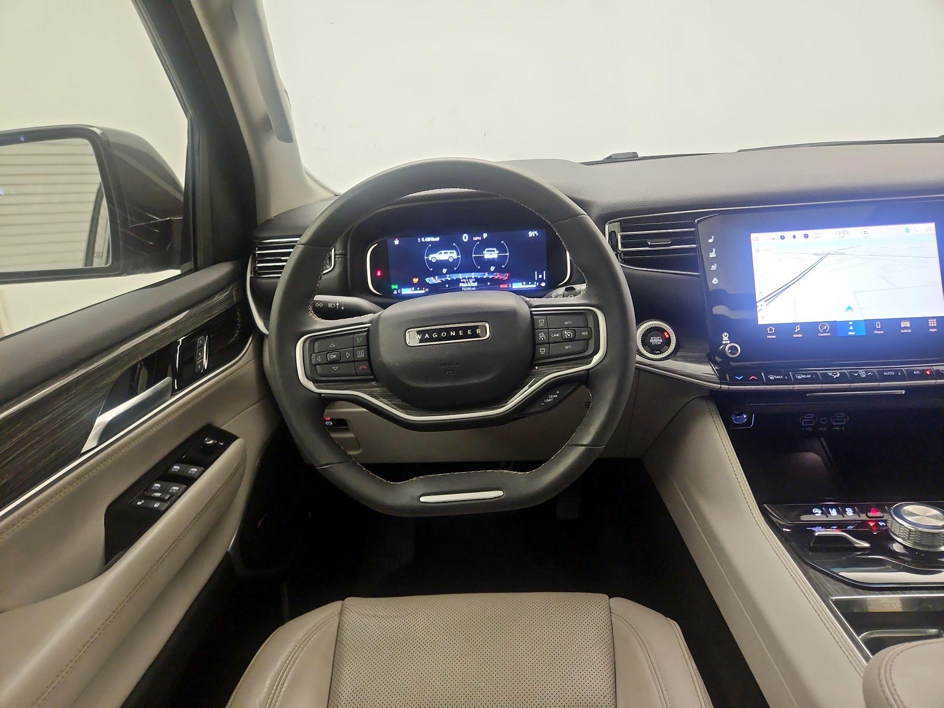 Thumbnail: 2022 Jeep Wagoneer - 10