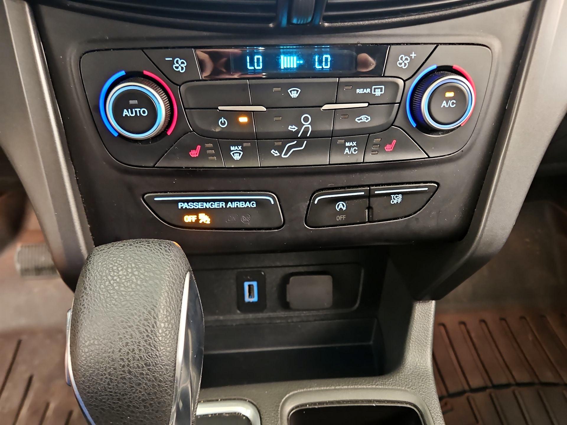 Thumbnail: 2018 Ford Escape - 16