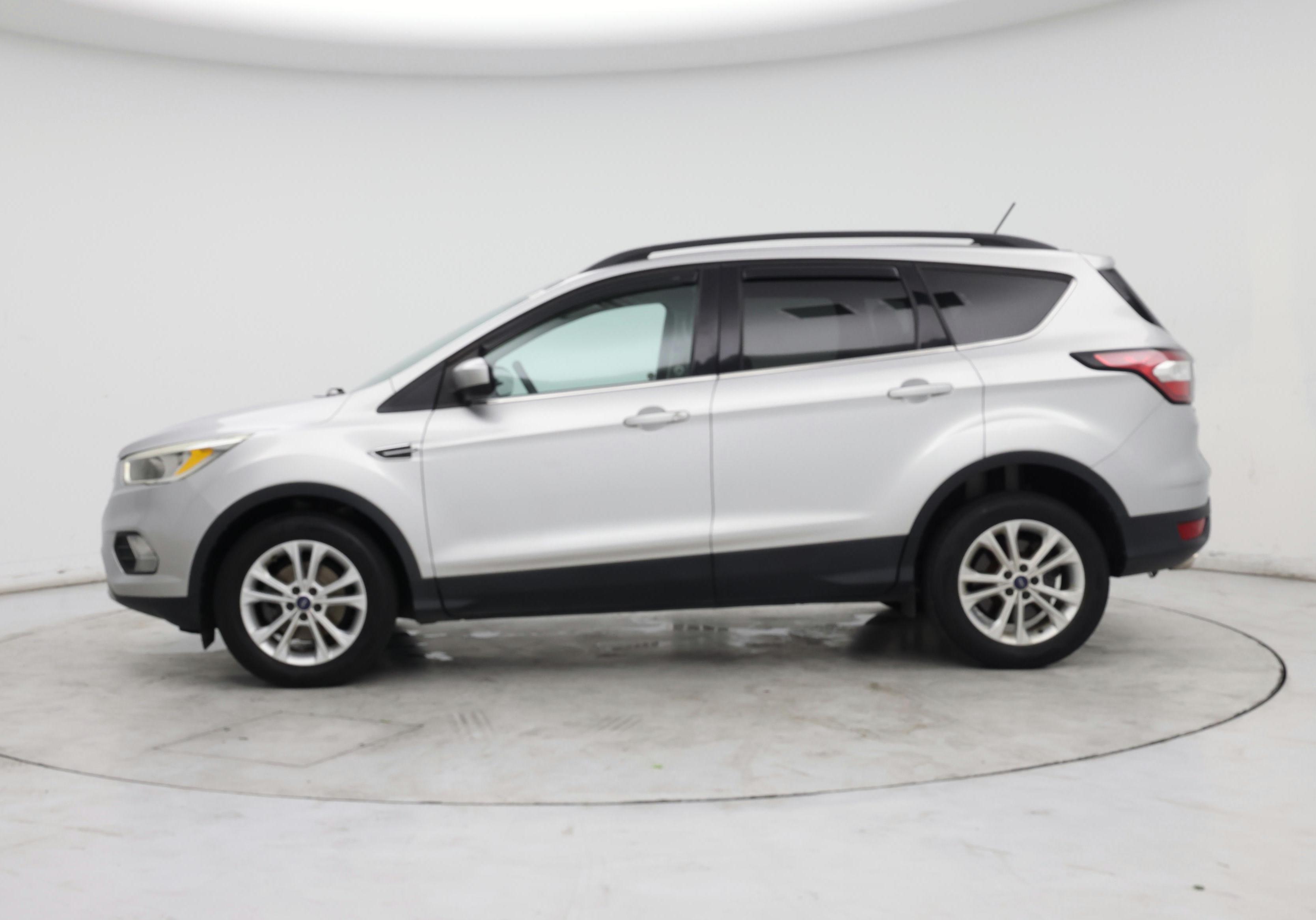 Thumbnail: 2018 Ford Escape - 3