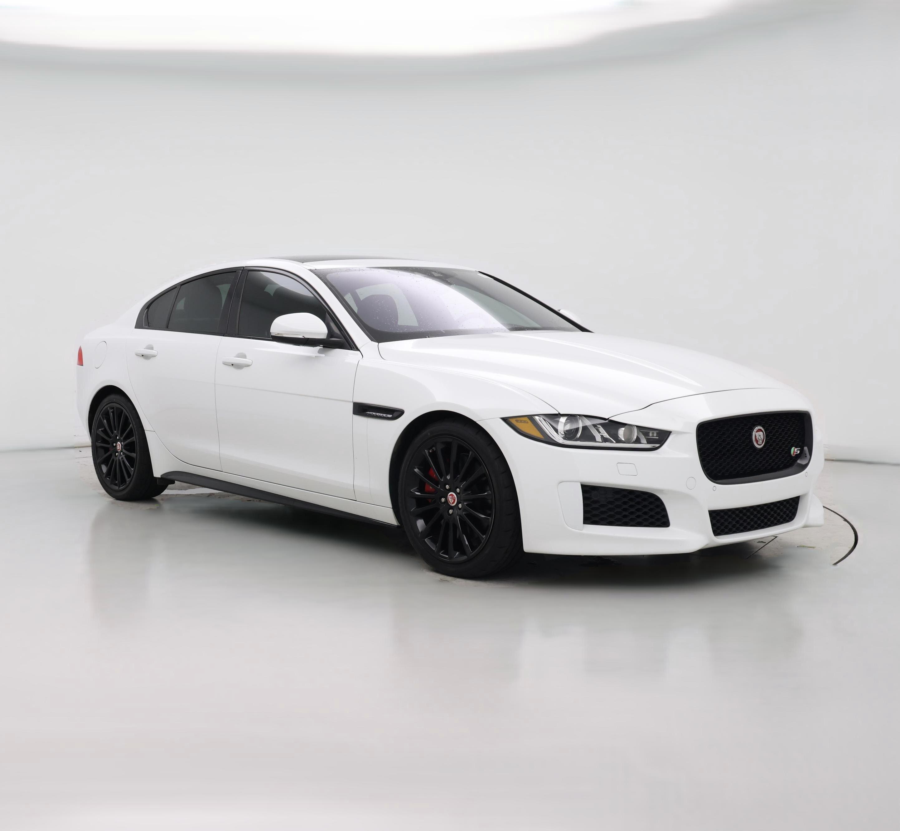 Thumbnail: 2019 Jaguar XE - 1