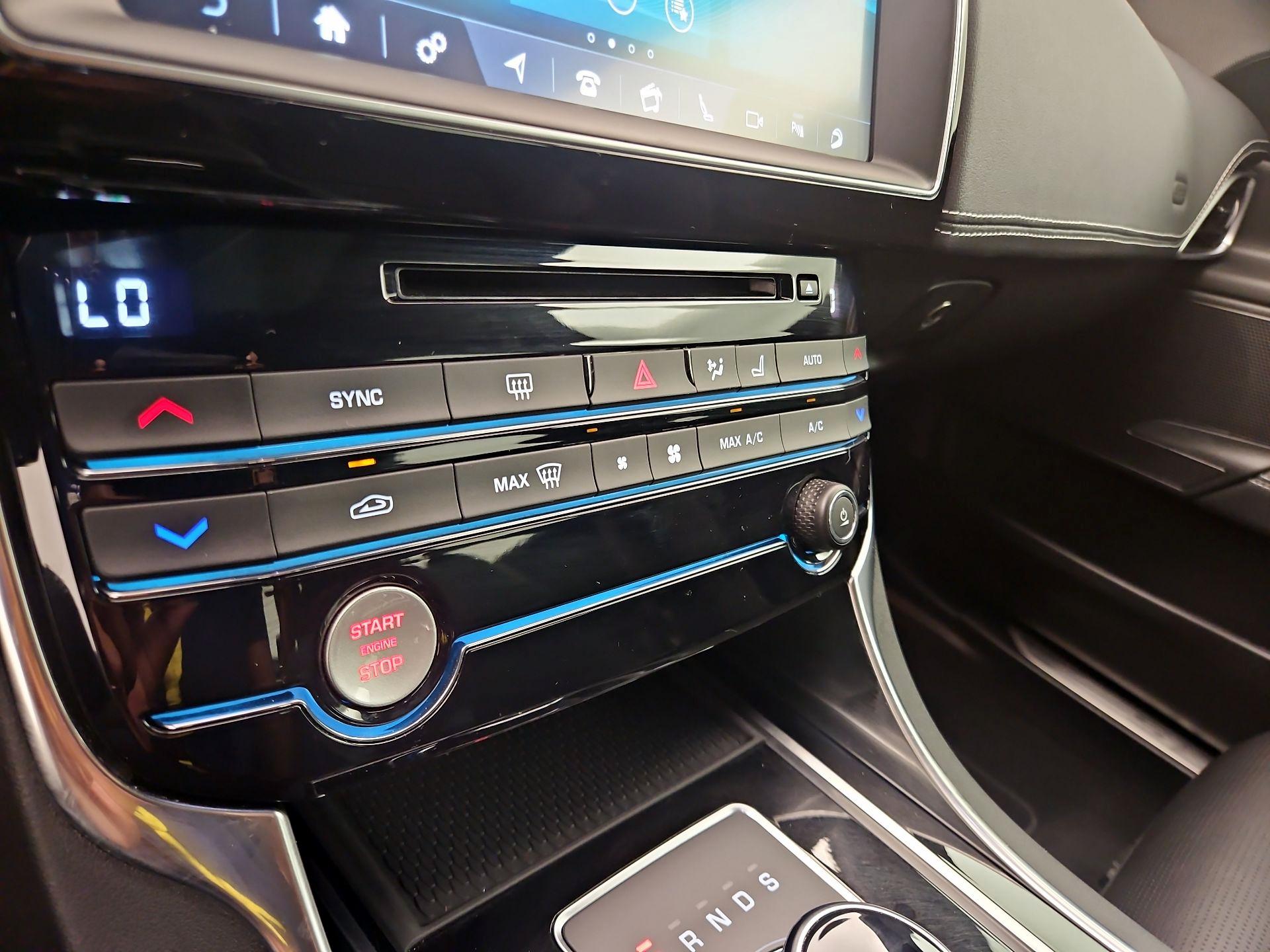 Thumbnail: 2019 Jaguar XE - 17