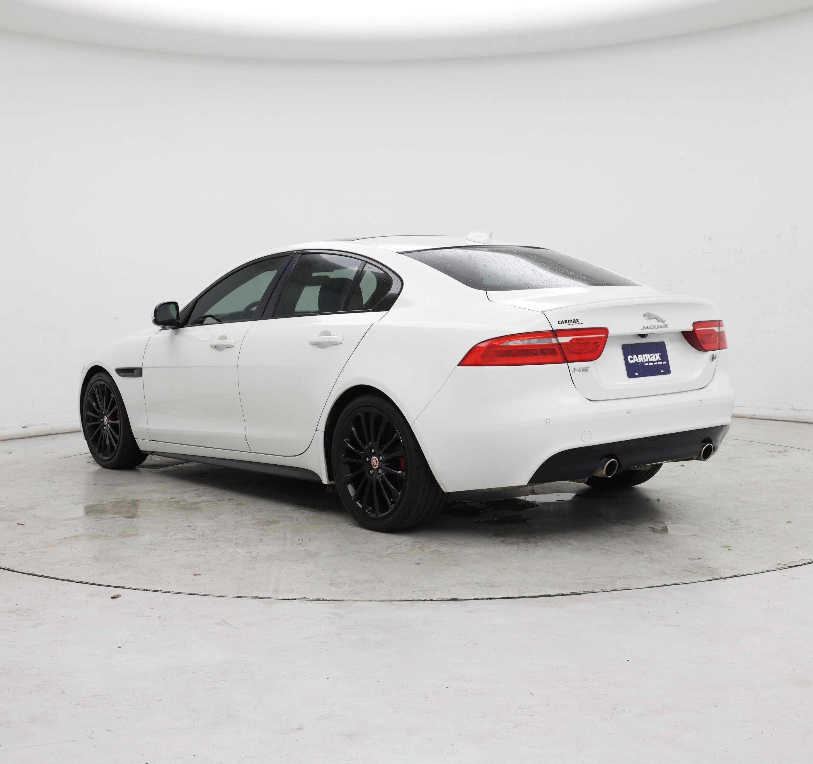 Thumbnail: 2019 Jaguar XE - 2