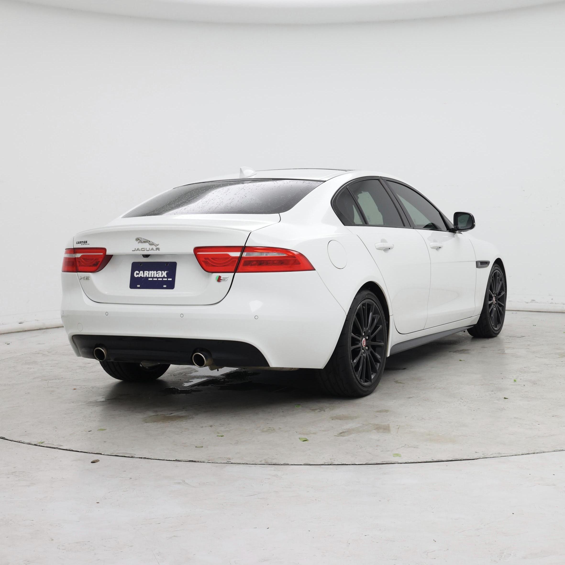 Thumbnail: 2019 Jaguar XE - 8