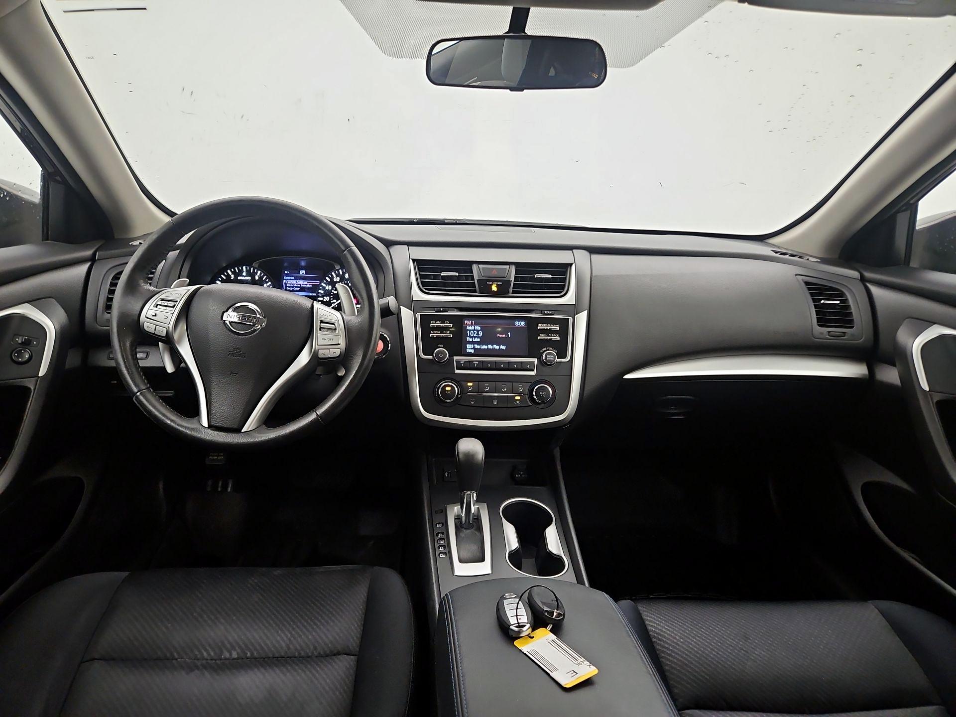 Thumbnail: 2016 Nissan Altima - 9