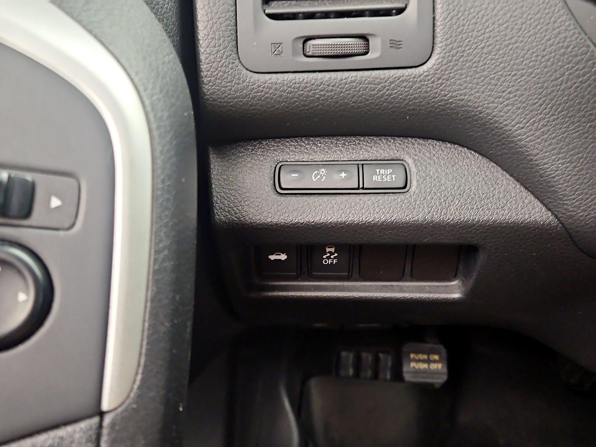 Thumbnail: 2016 Nissan Altima - 13