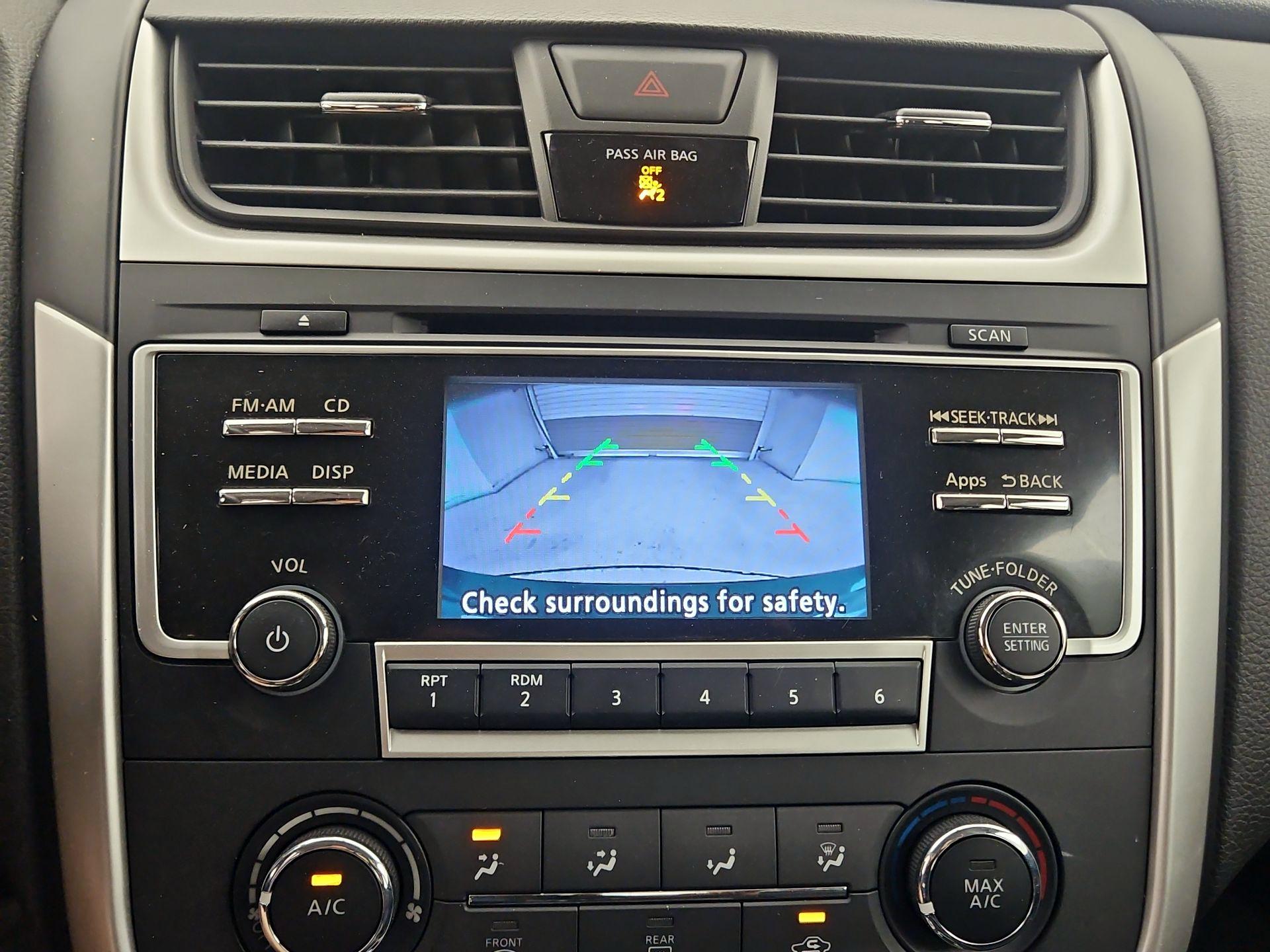 Thumbnail: 2016 Nissan Altima - 14