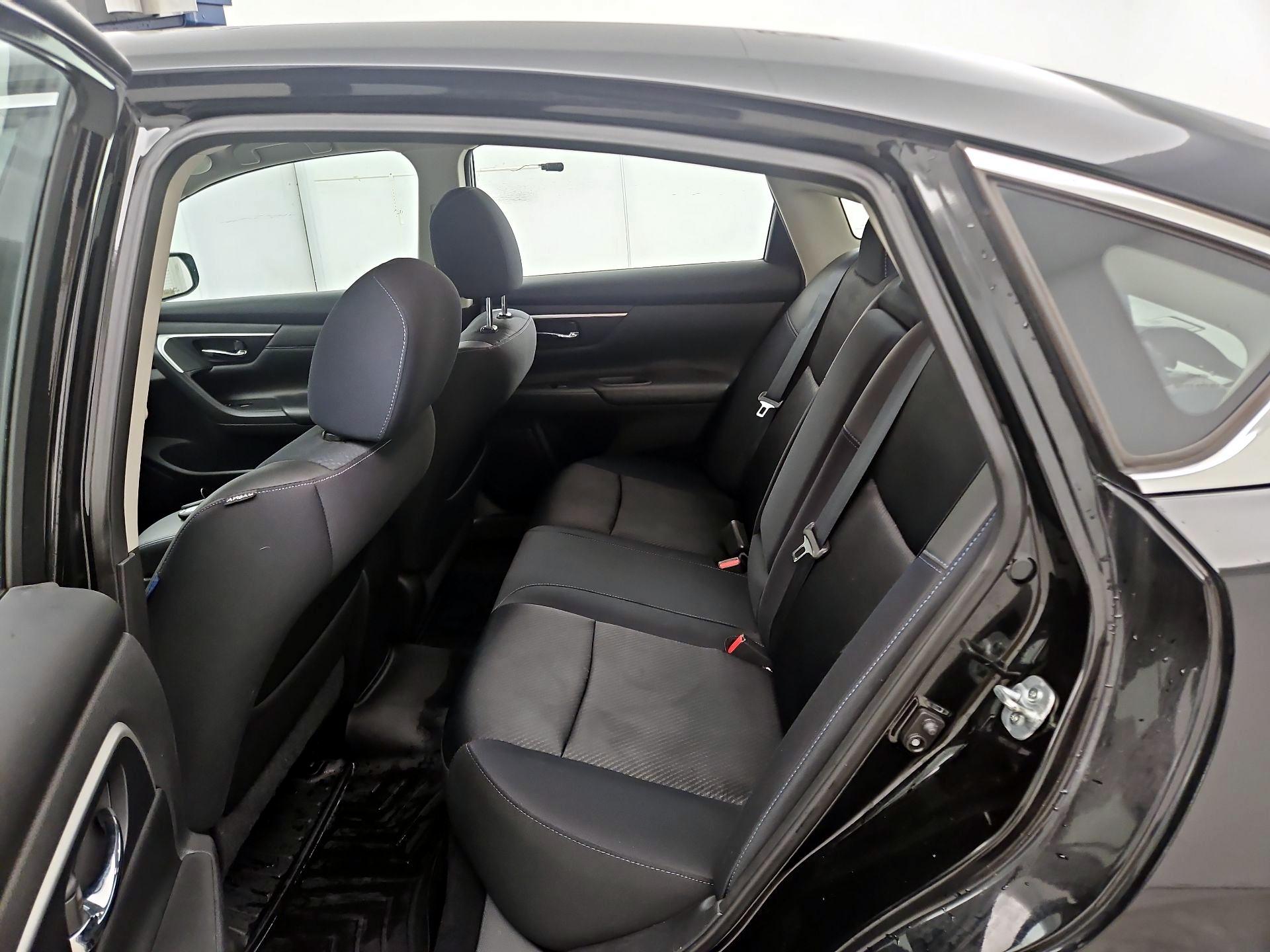 Thumbnail: 2016 Nissan Altima - 19