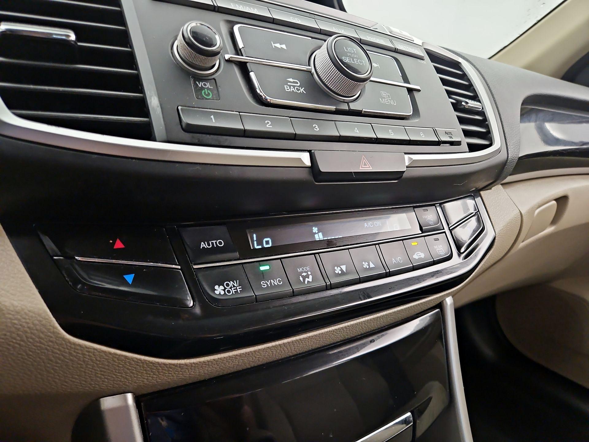 Thumbnail: 2017 Honda Accord - 16