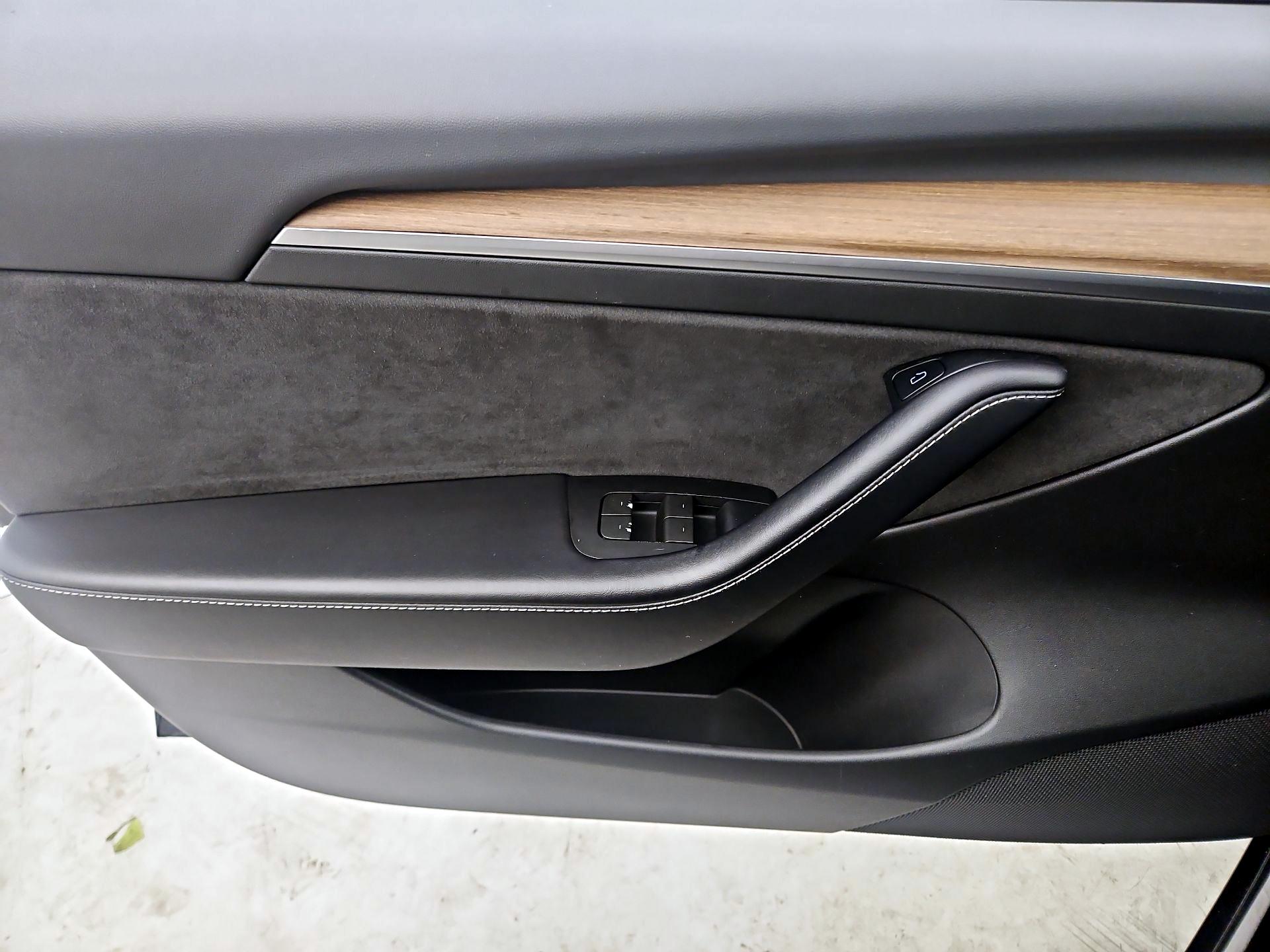Thumbnail: 2023 Tesla Model 3 - 12