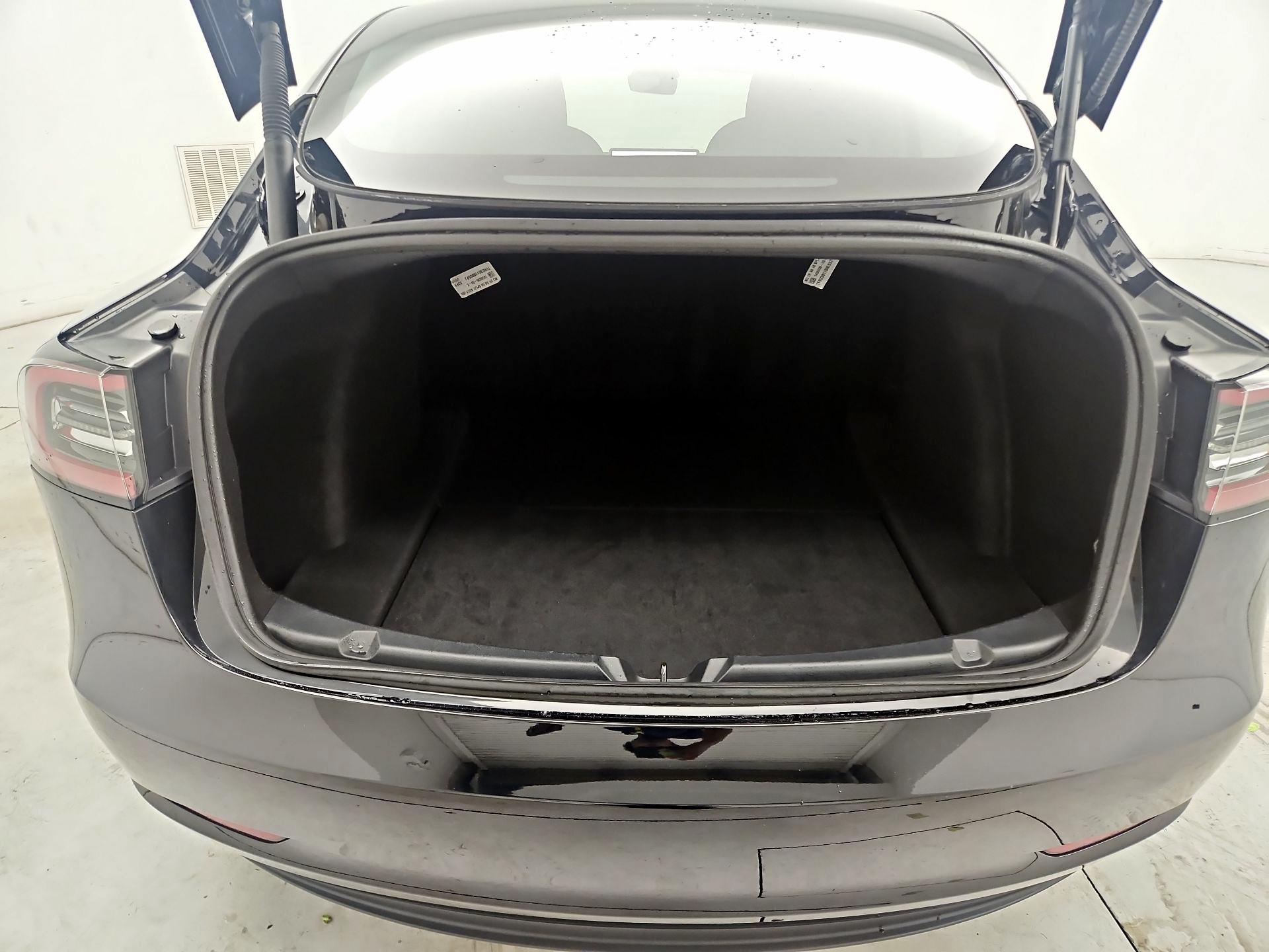 Thumbnail: 2023 Tesla Model 3 - 19