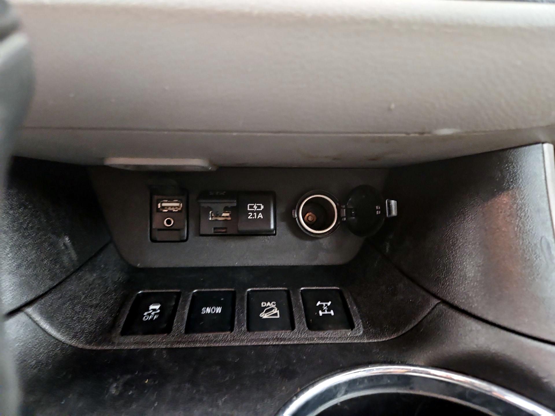 Thumbnail: 2019 Toyota Highlander - 18