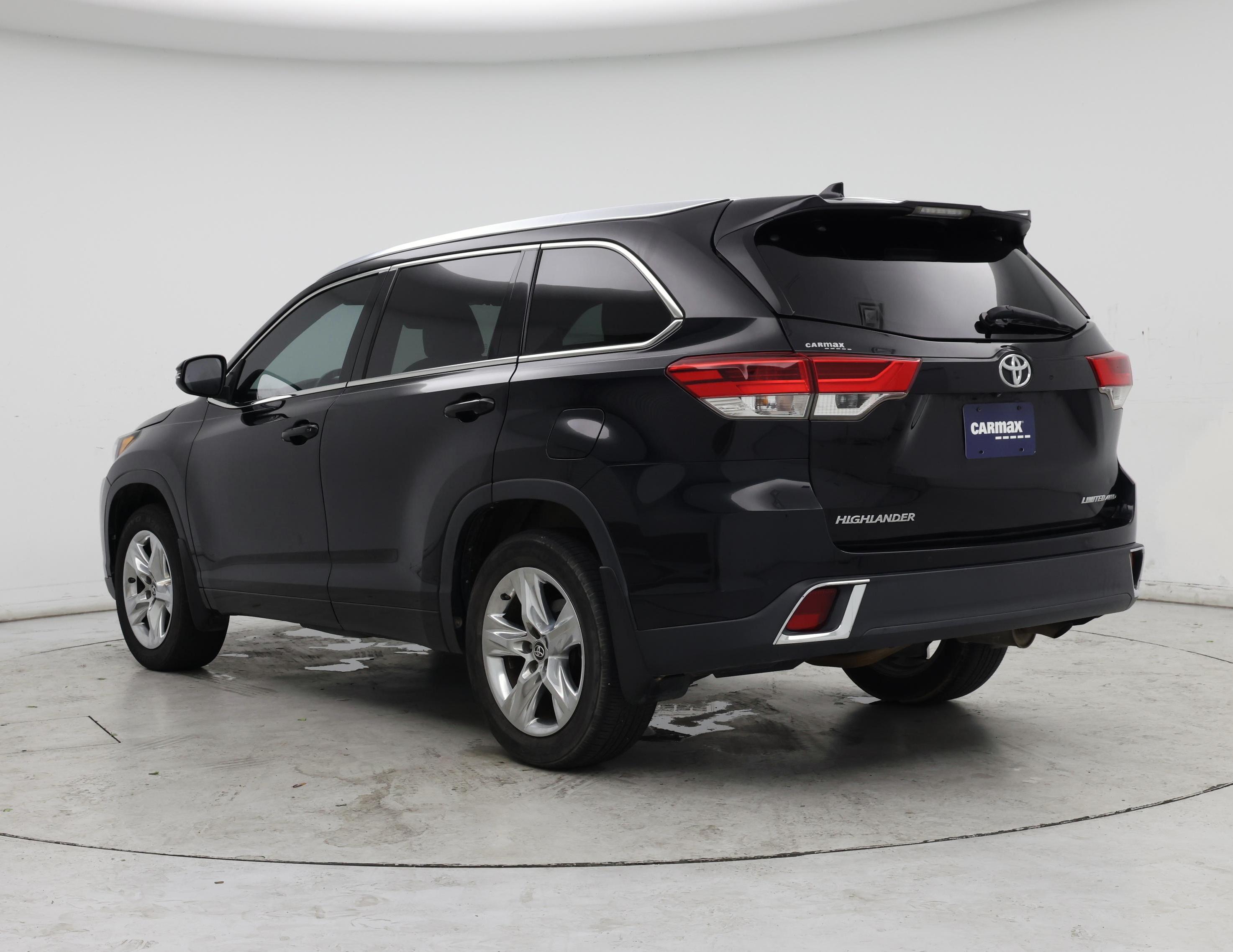 Thumbnail: 2019 Toyota Highlander - 2