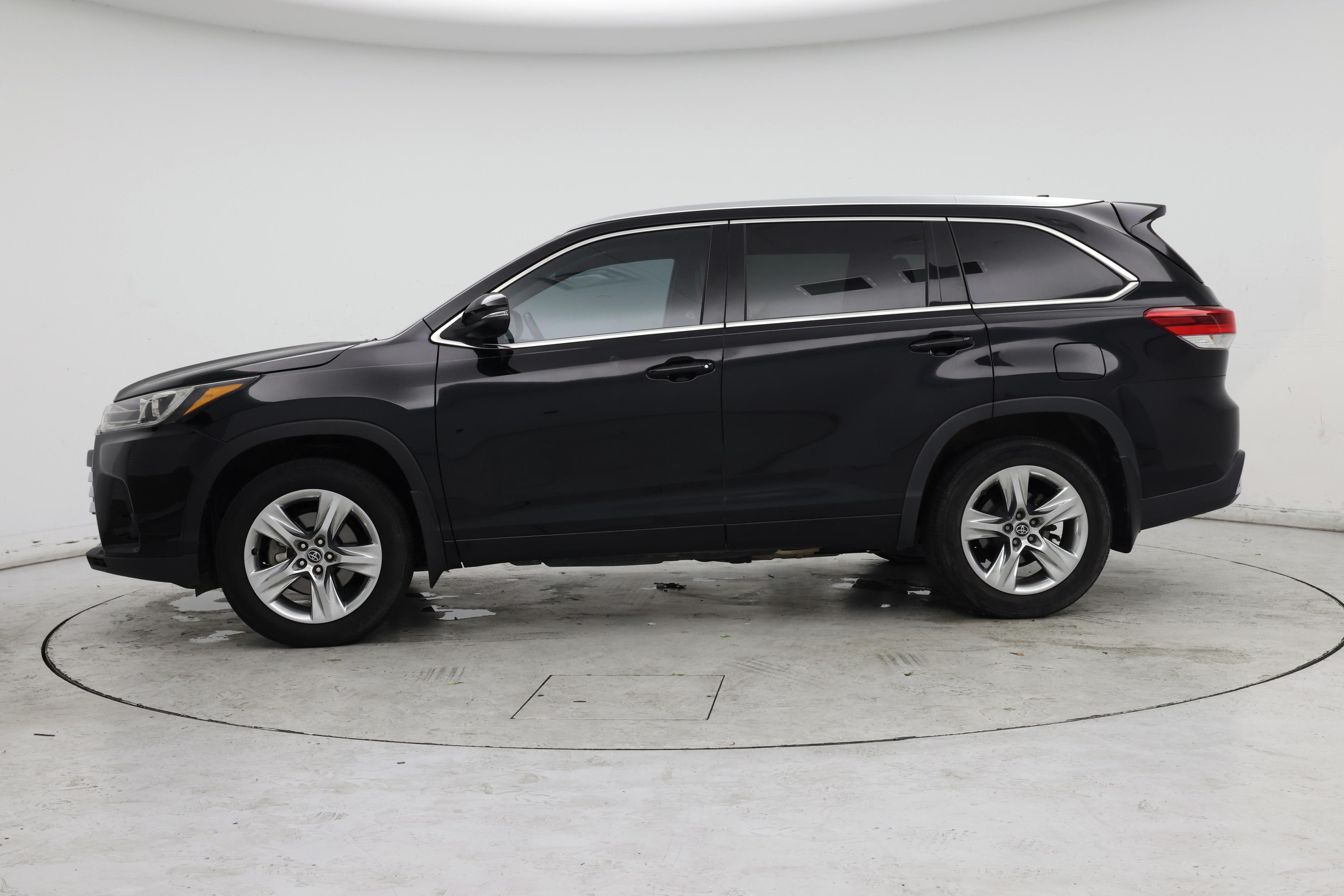 Thumbnail: 2019 Toyota Highlander - 3