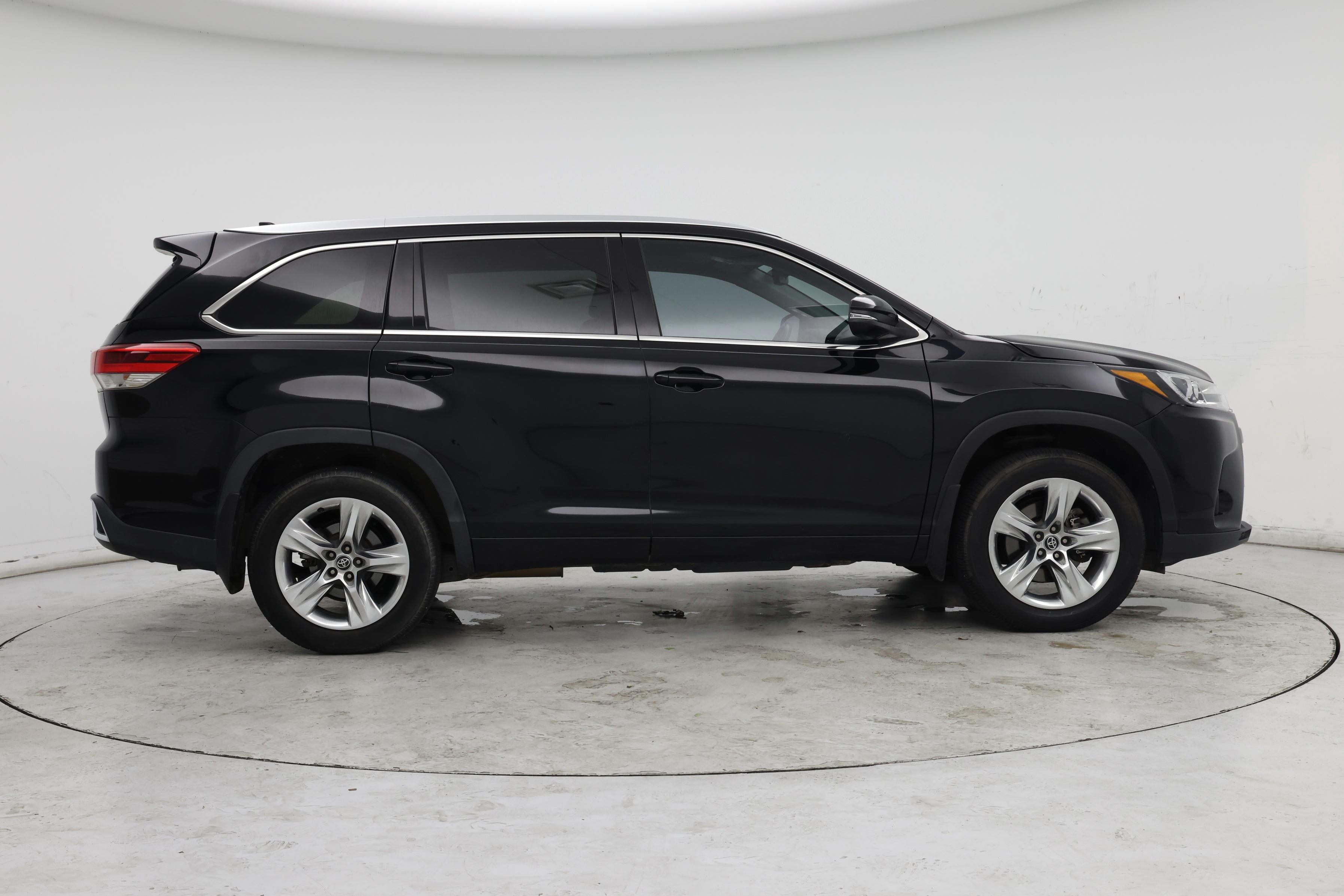 Thumbnail: 2019 Toyota Highlander - 7
