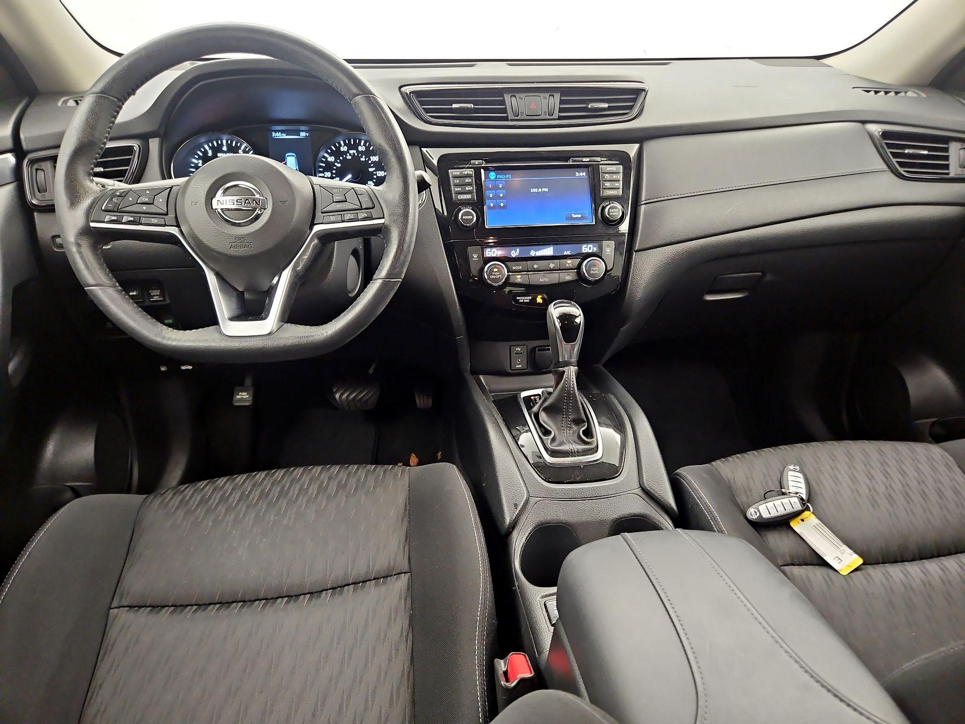 Thumbnail: 2017 Nissan Rogue - 9