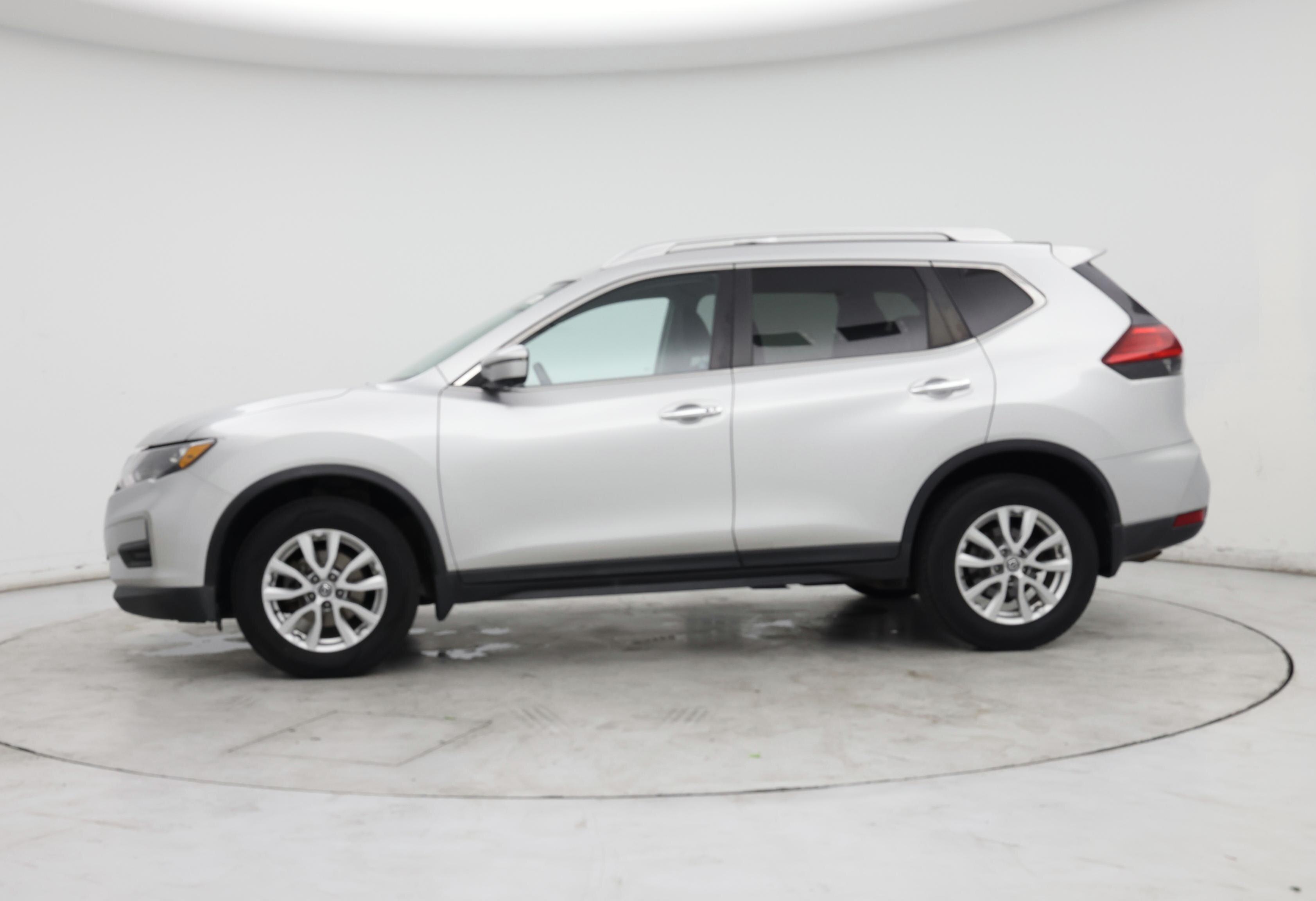 Thumbnail: 2017 Nissan Rogue - 3