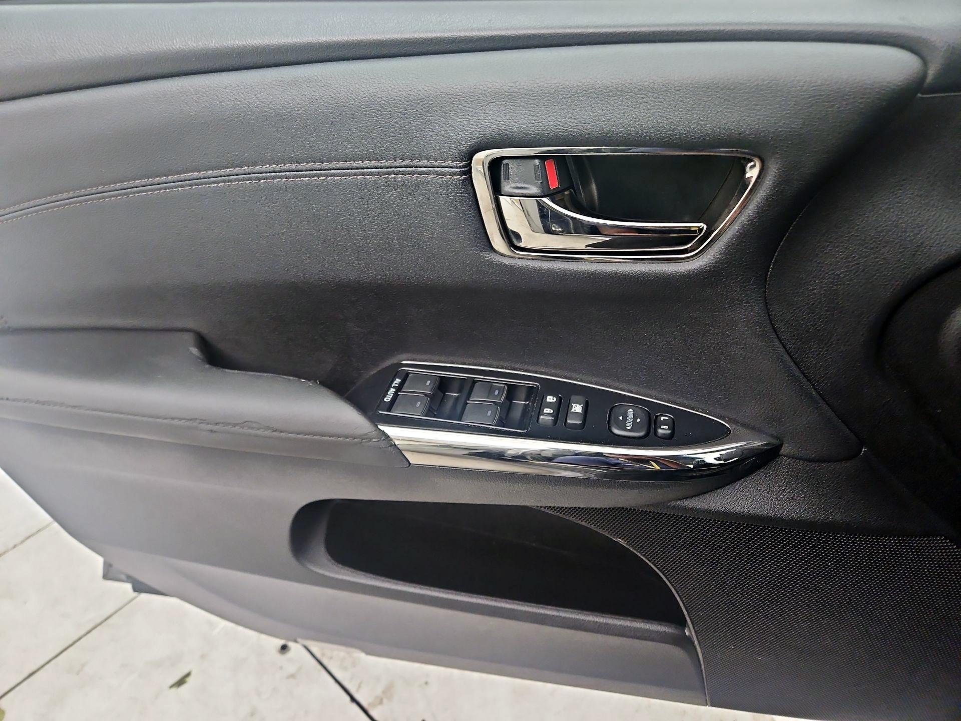 Thumbnail: 2016 Toyota Avalon - 12
