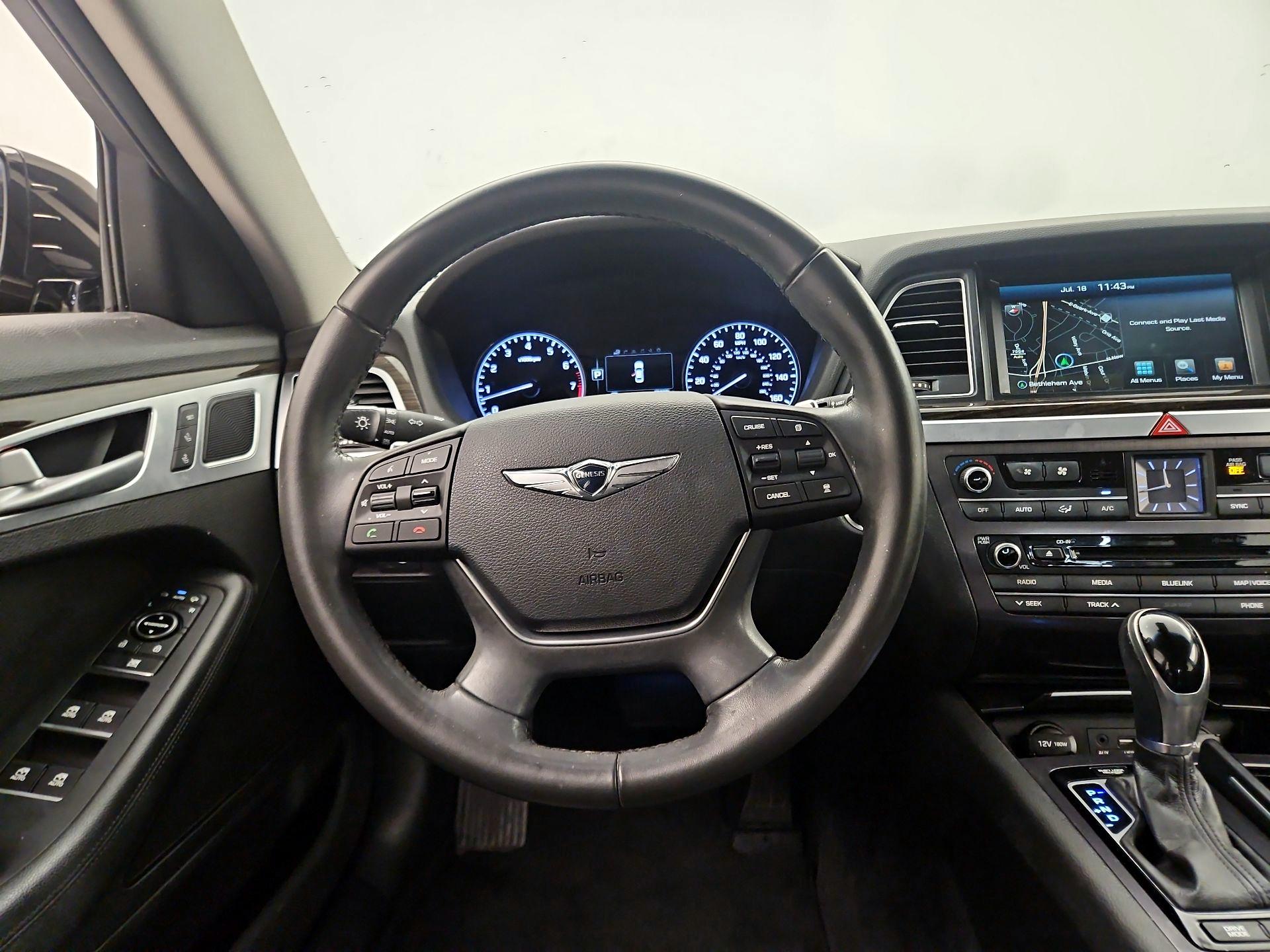 Thumbnail: 2017 Genesis G80 - 10