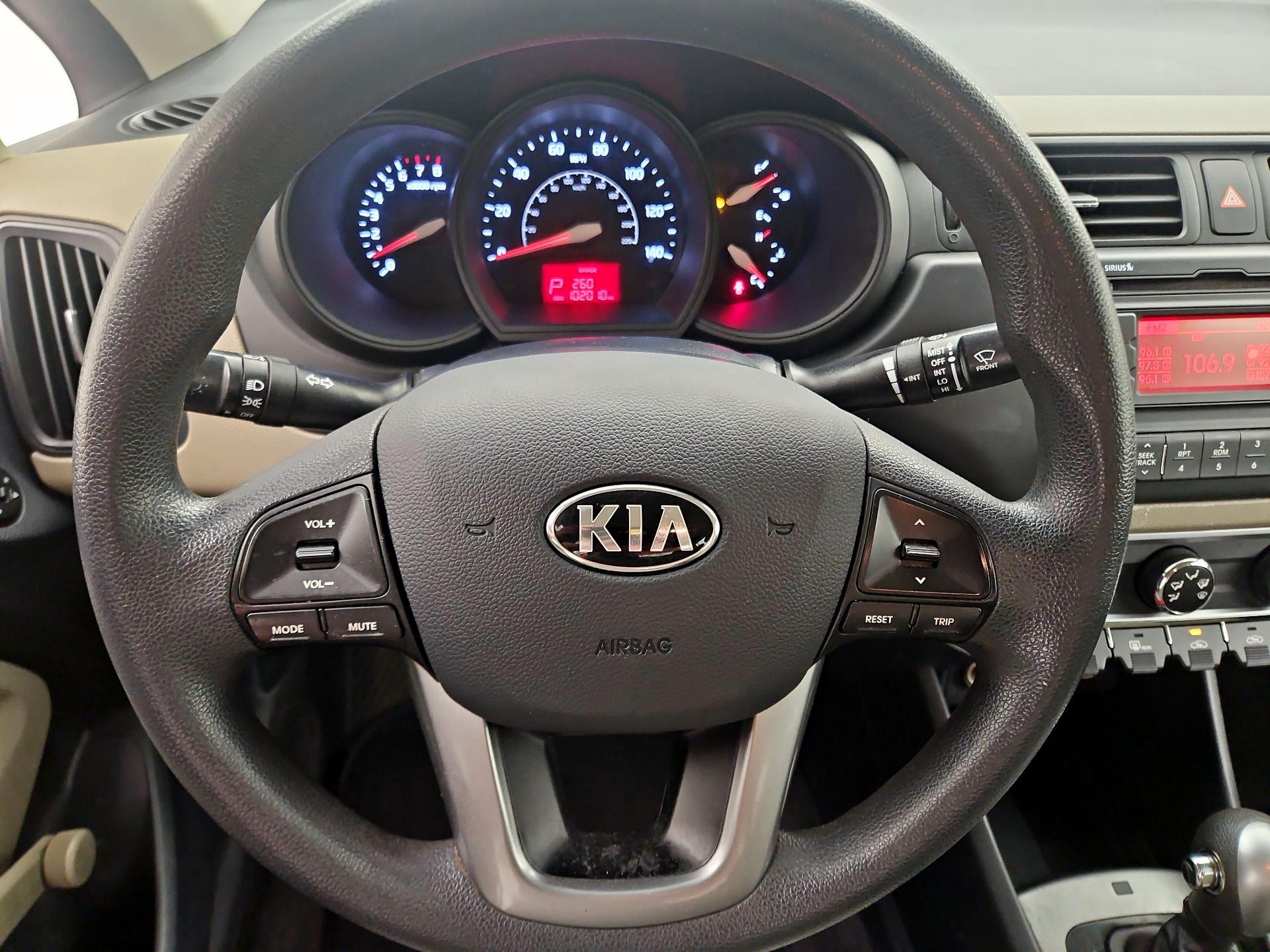 Thumbnail: 2015 Kia Rio - 10