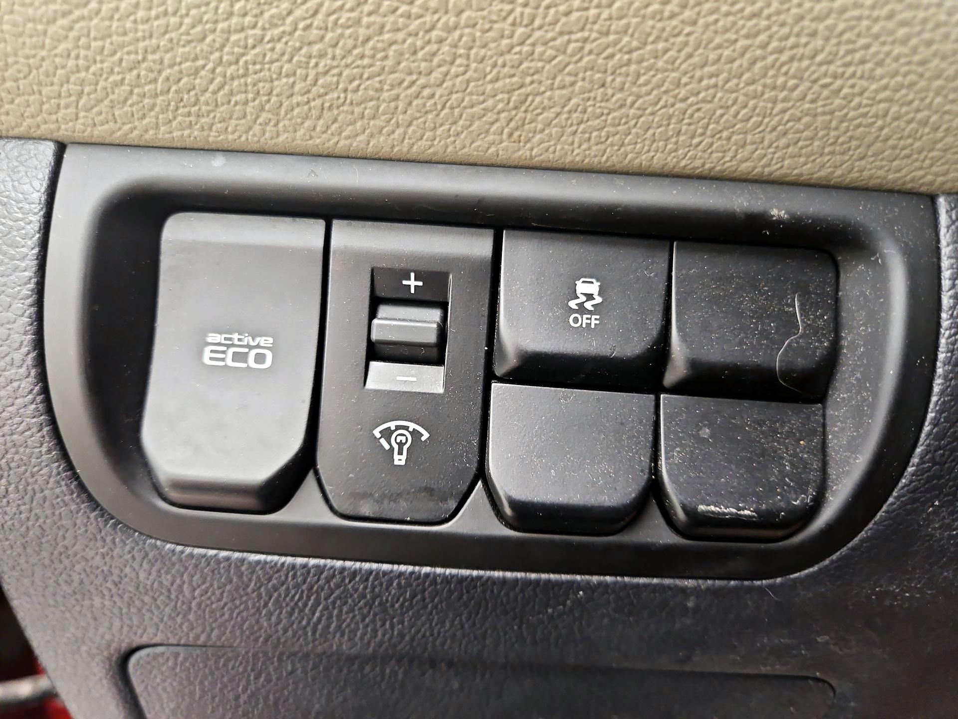 Thumbnail: 2015 Kia Rio - 13