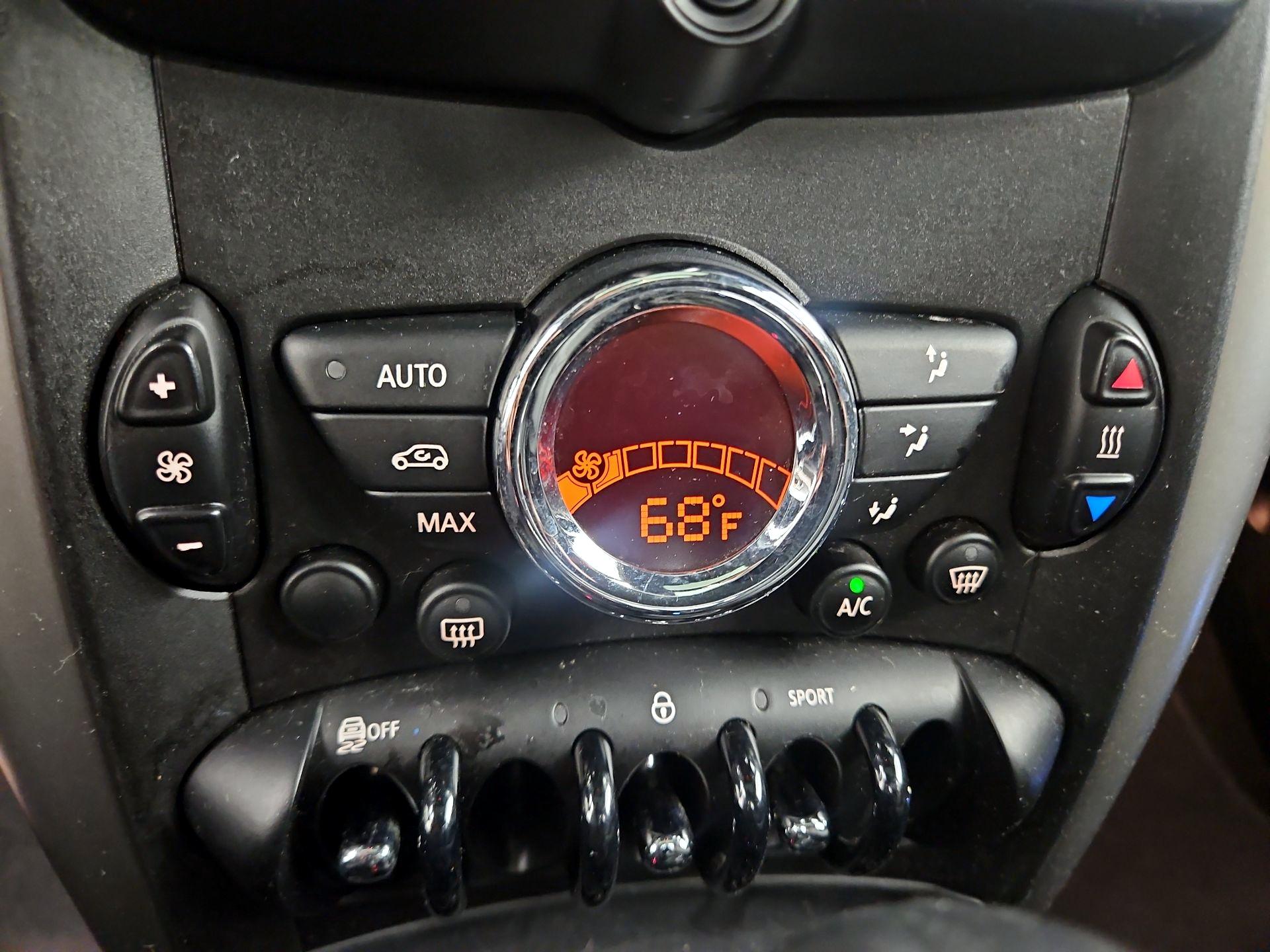 Thumbnail: 2016 MINI Cooper Countryman - 14