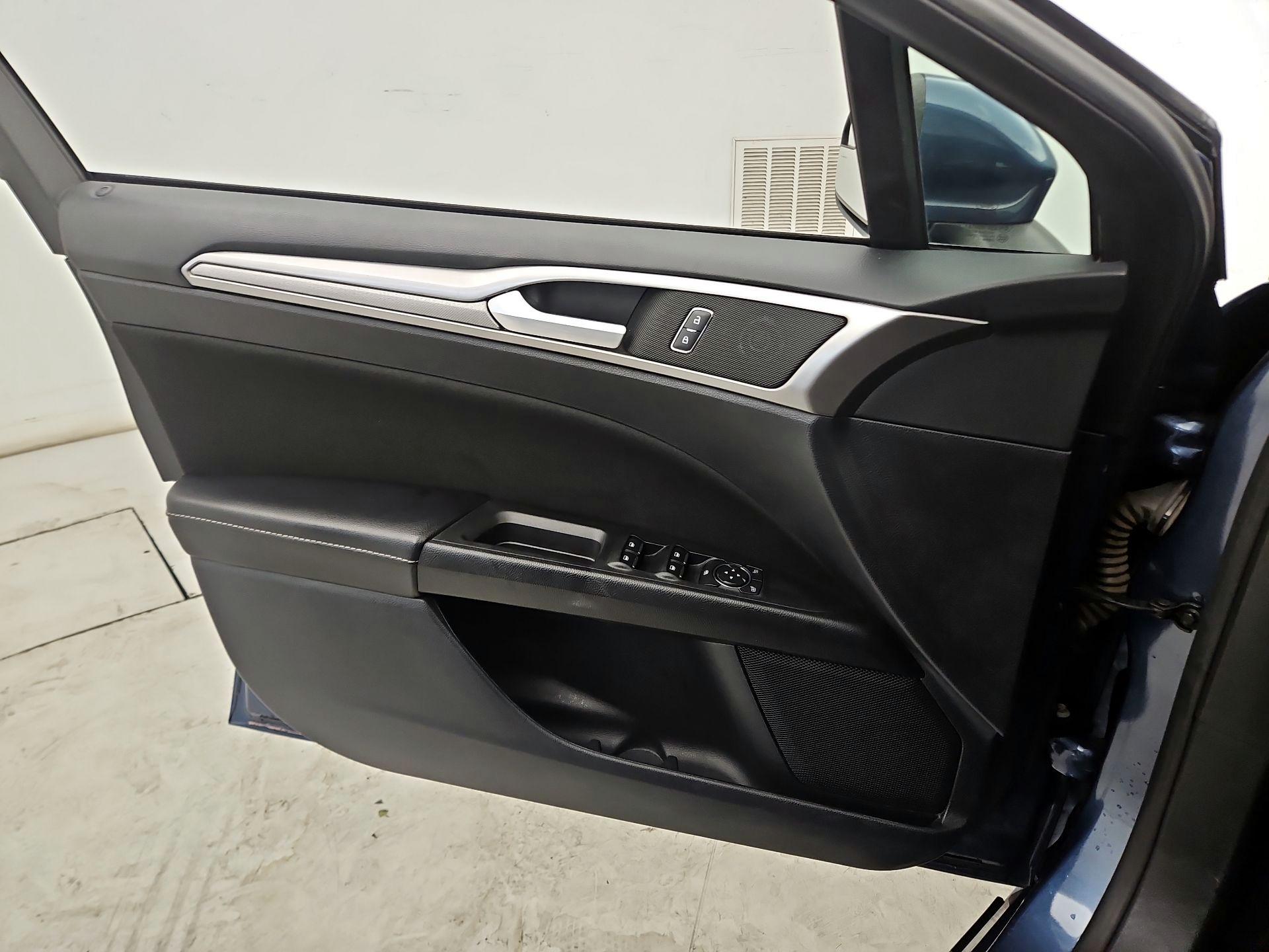 Thumbnail: 2018 Ford Fusion - 12