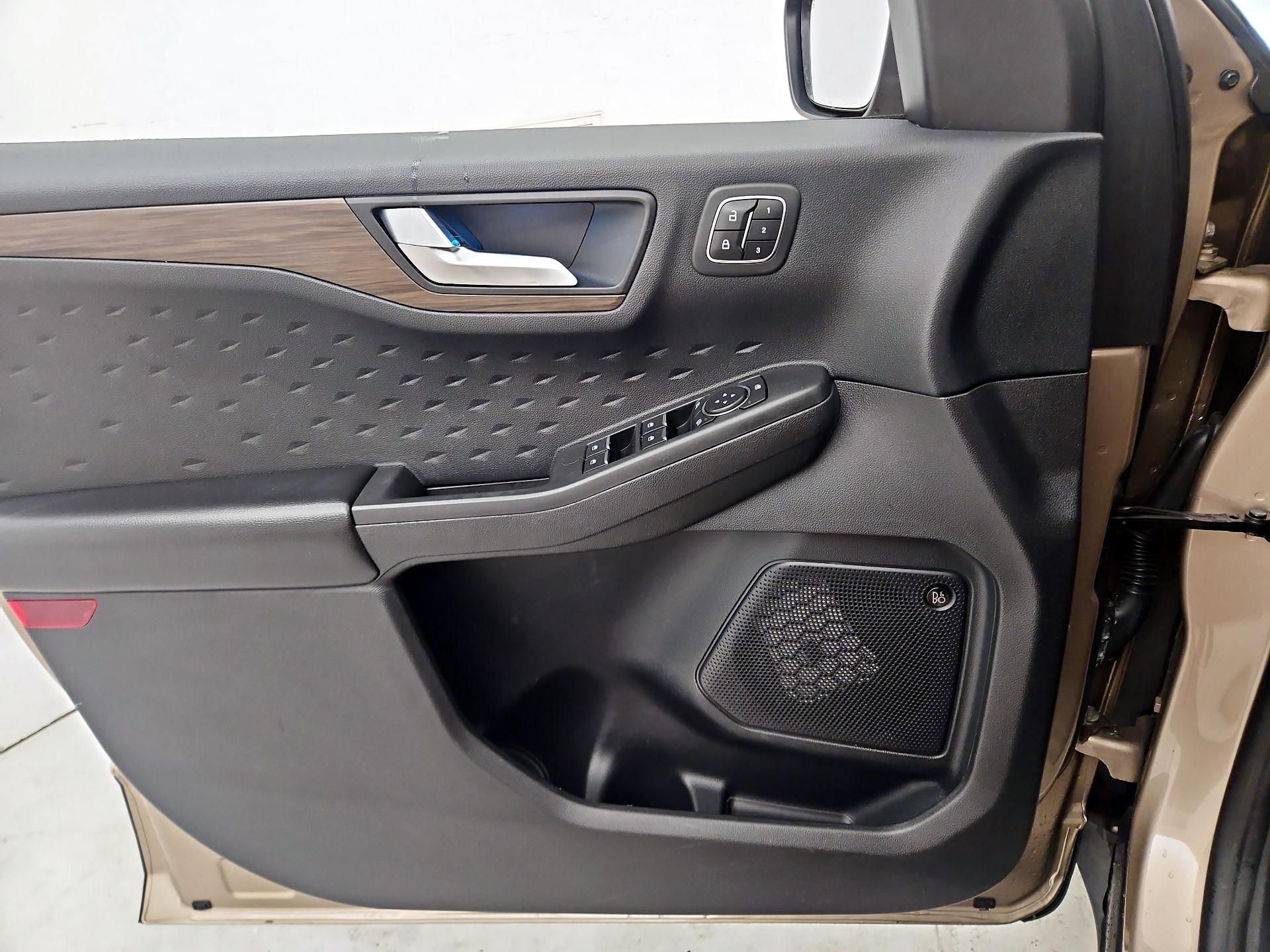 Thumbnail: 2020 Ford Escape - 12