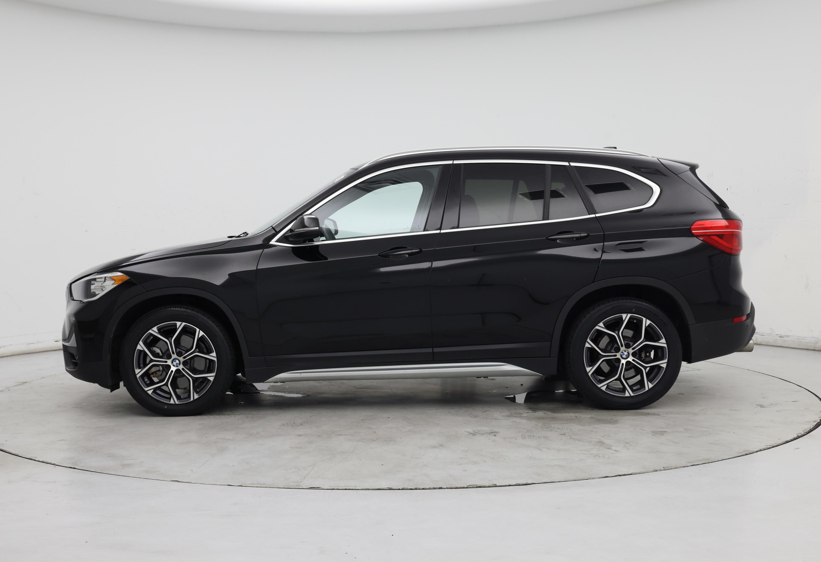 Thumbnail: 2021 BMW X1 - 3
