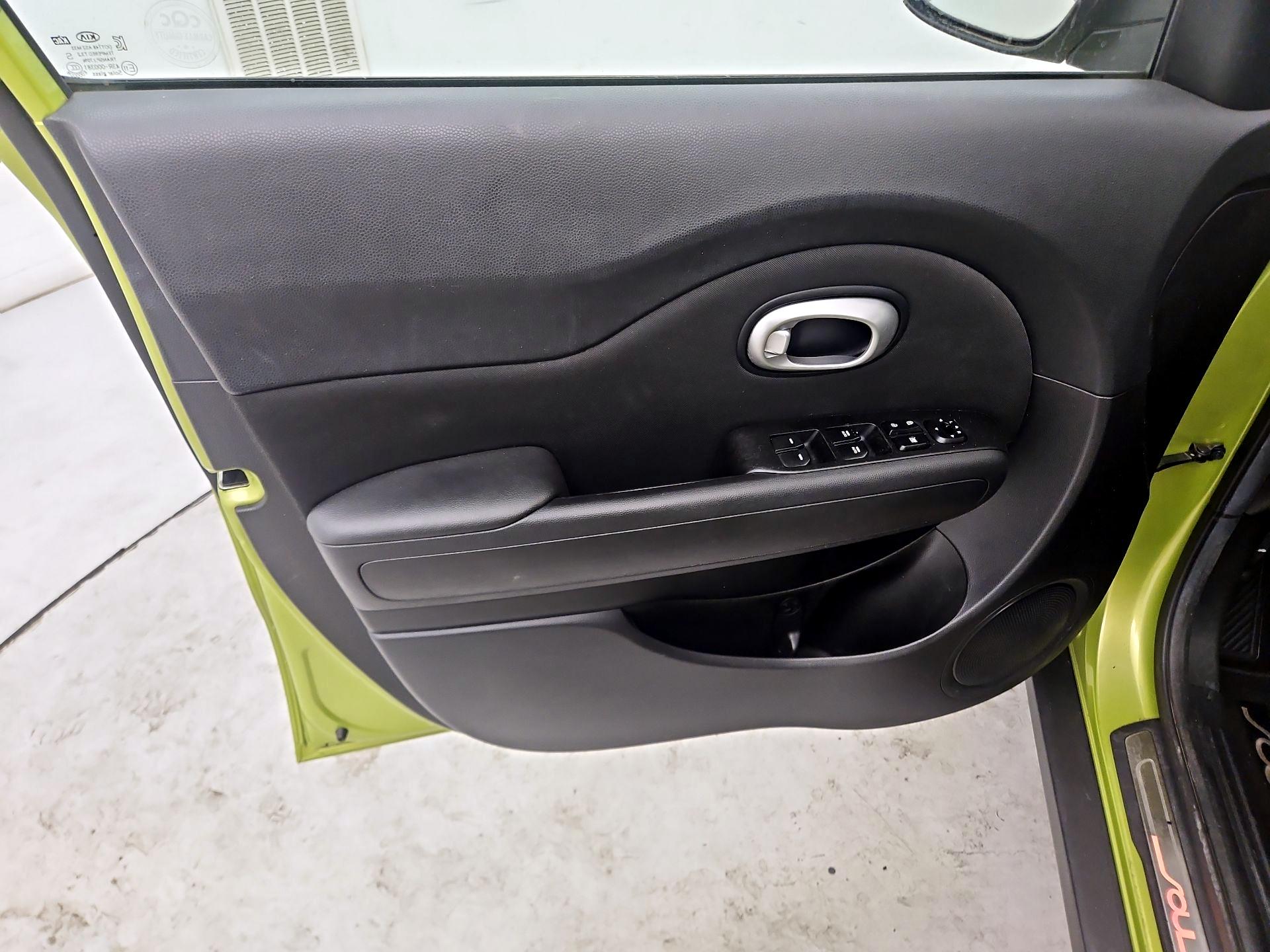 Thumbnail: 2014 Kia Soul - 12