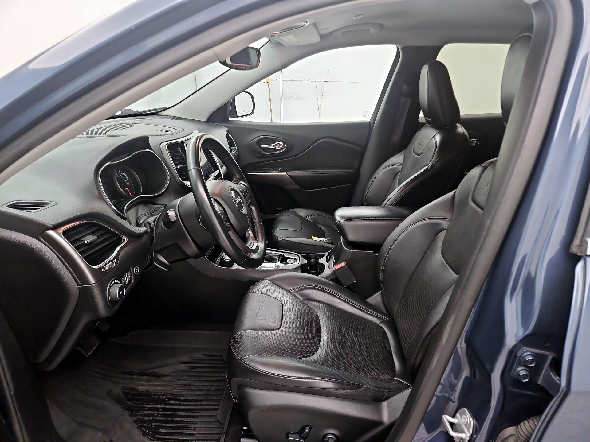 Thumbnail: 2020 Jeep Cherokee - 11