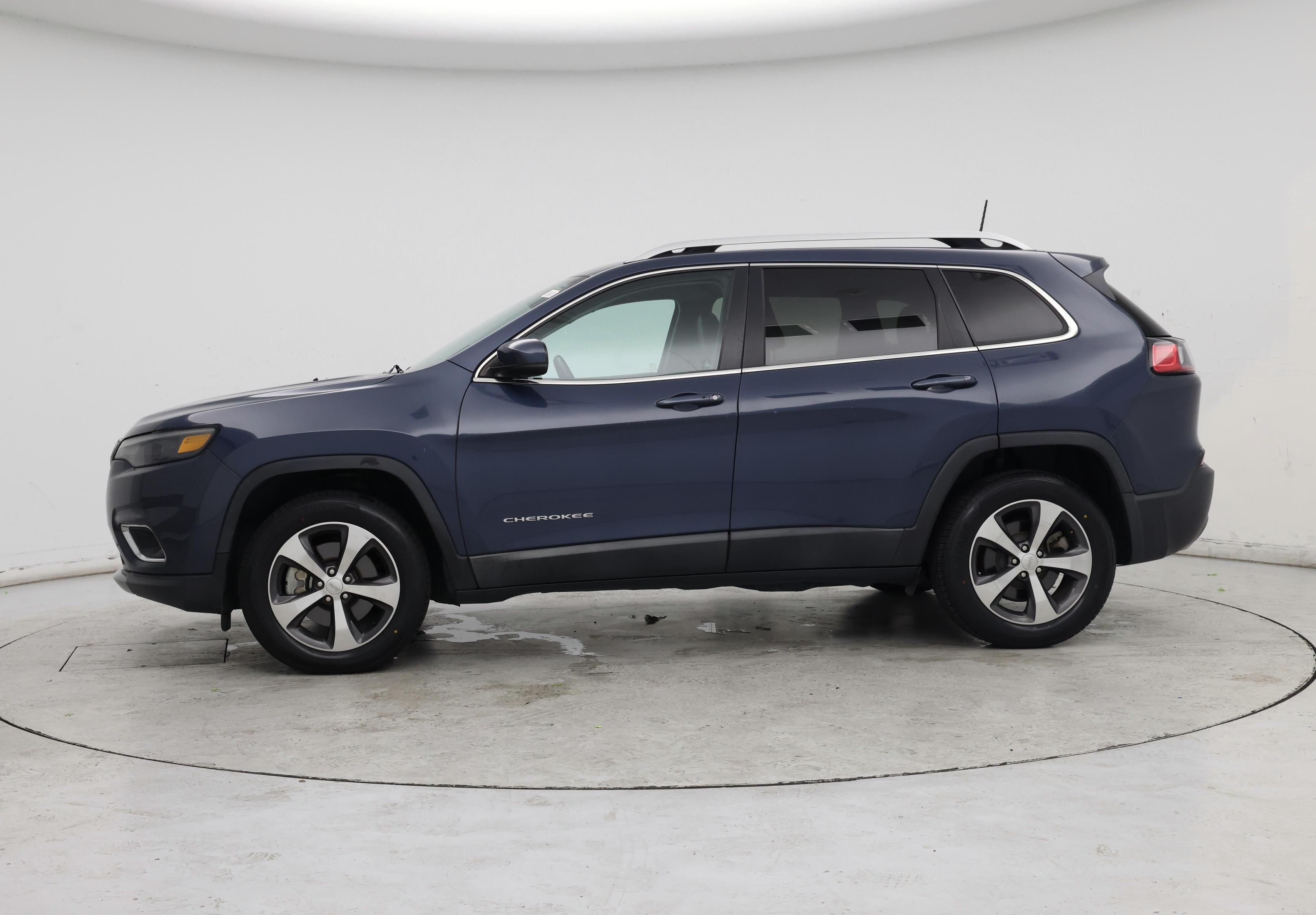 Thumbnail: 2020 Jeep Cherokee - 3