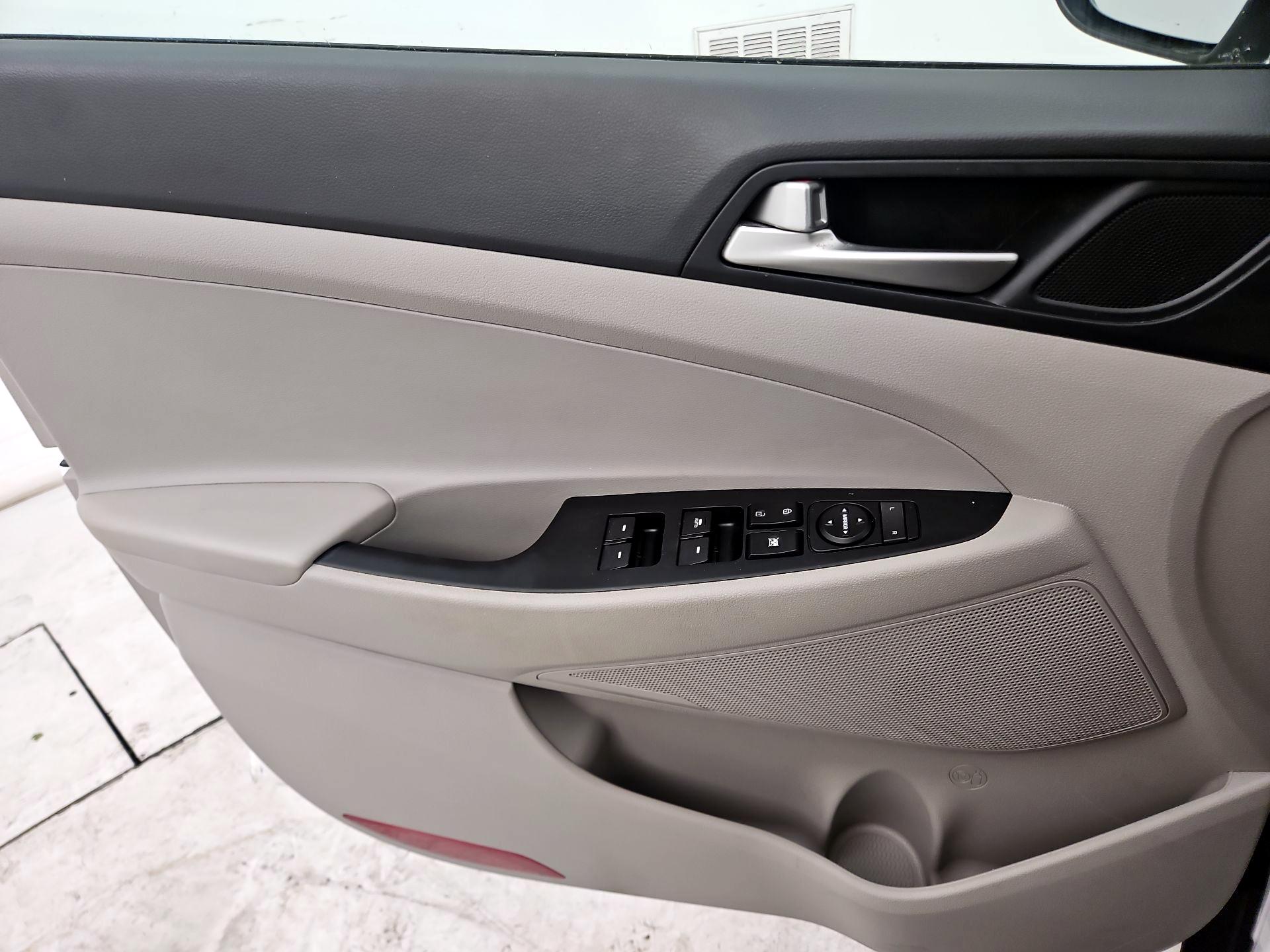 Thumbnail: 2019 Hyundai Tucson - 12