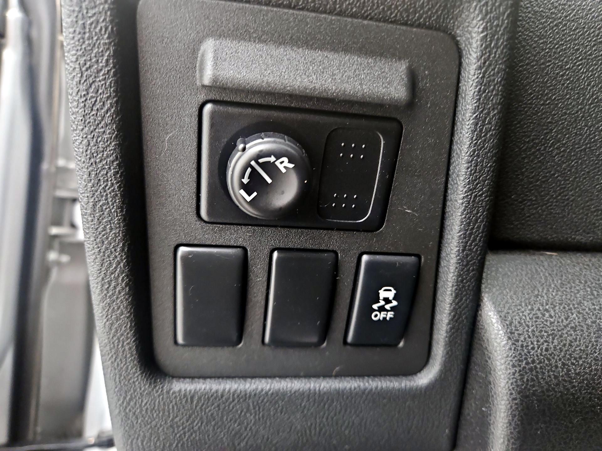 Thumbnail: 2015 Nissan Rogue - 13