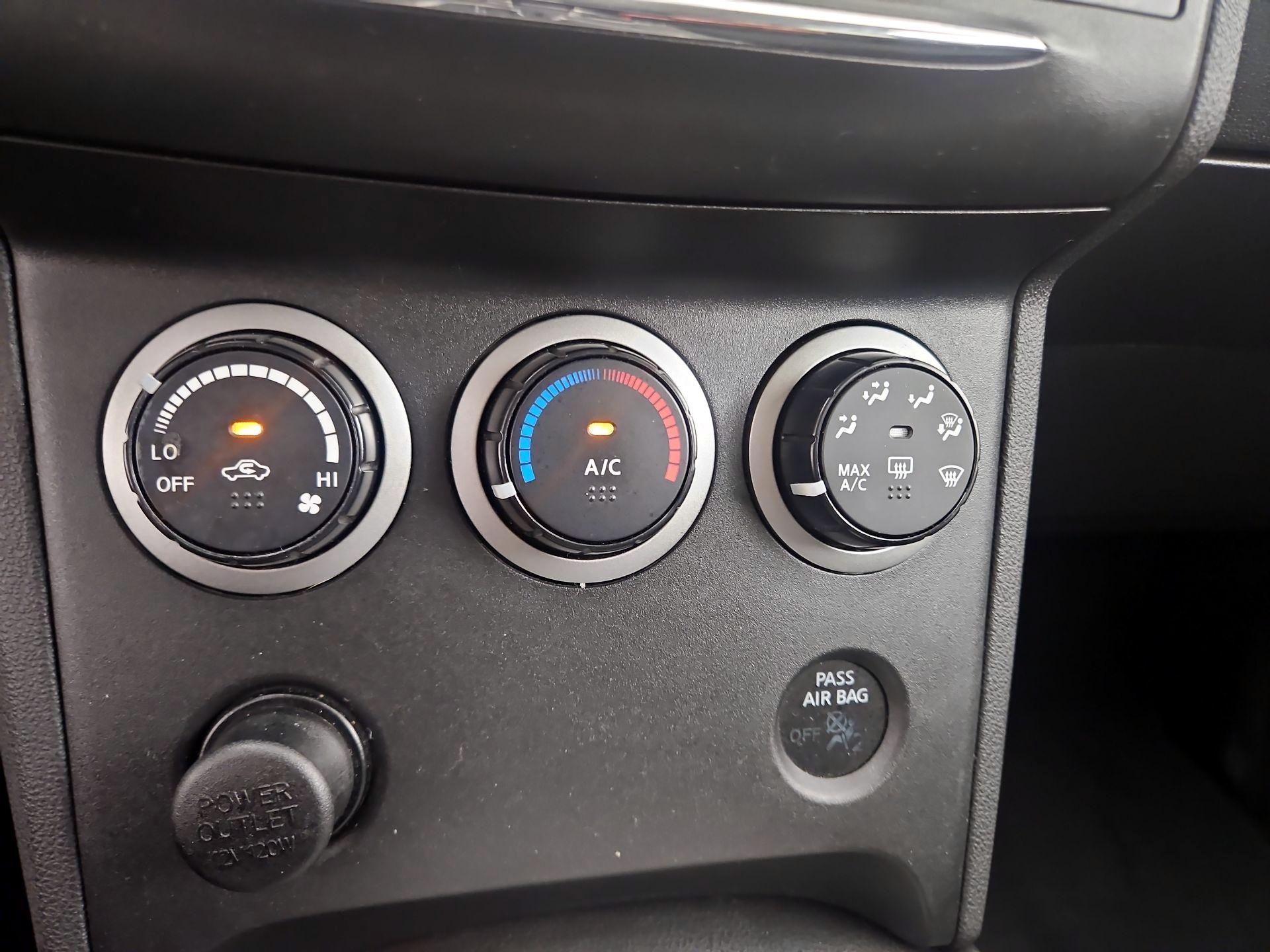 Thumbnail: 2015 Nissan Rogue - 16