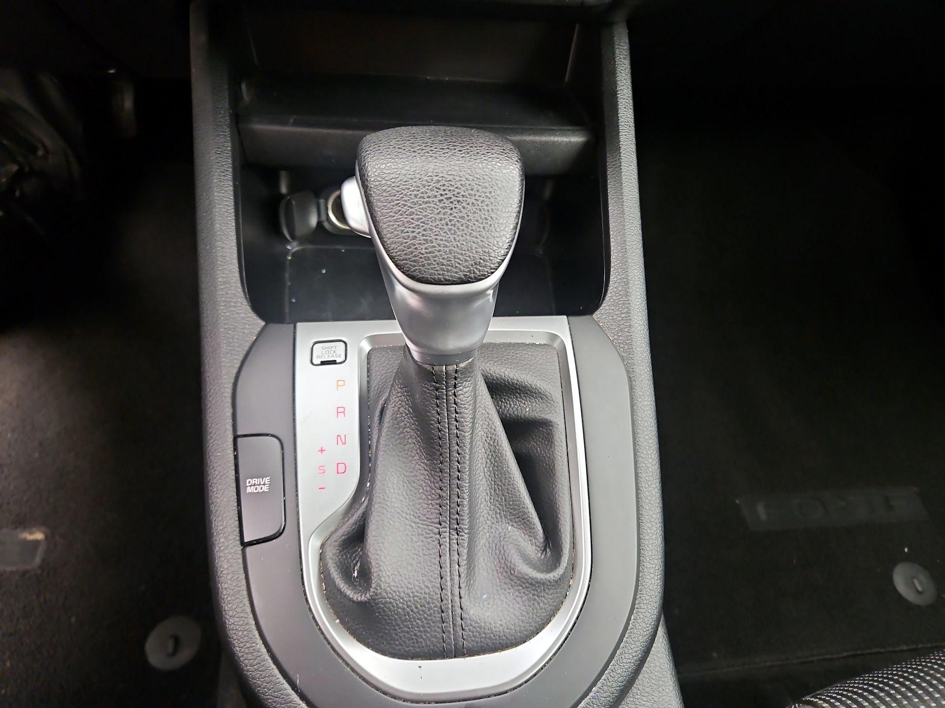 Thumbnail: 2020 Kia Forte - 17