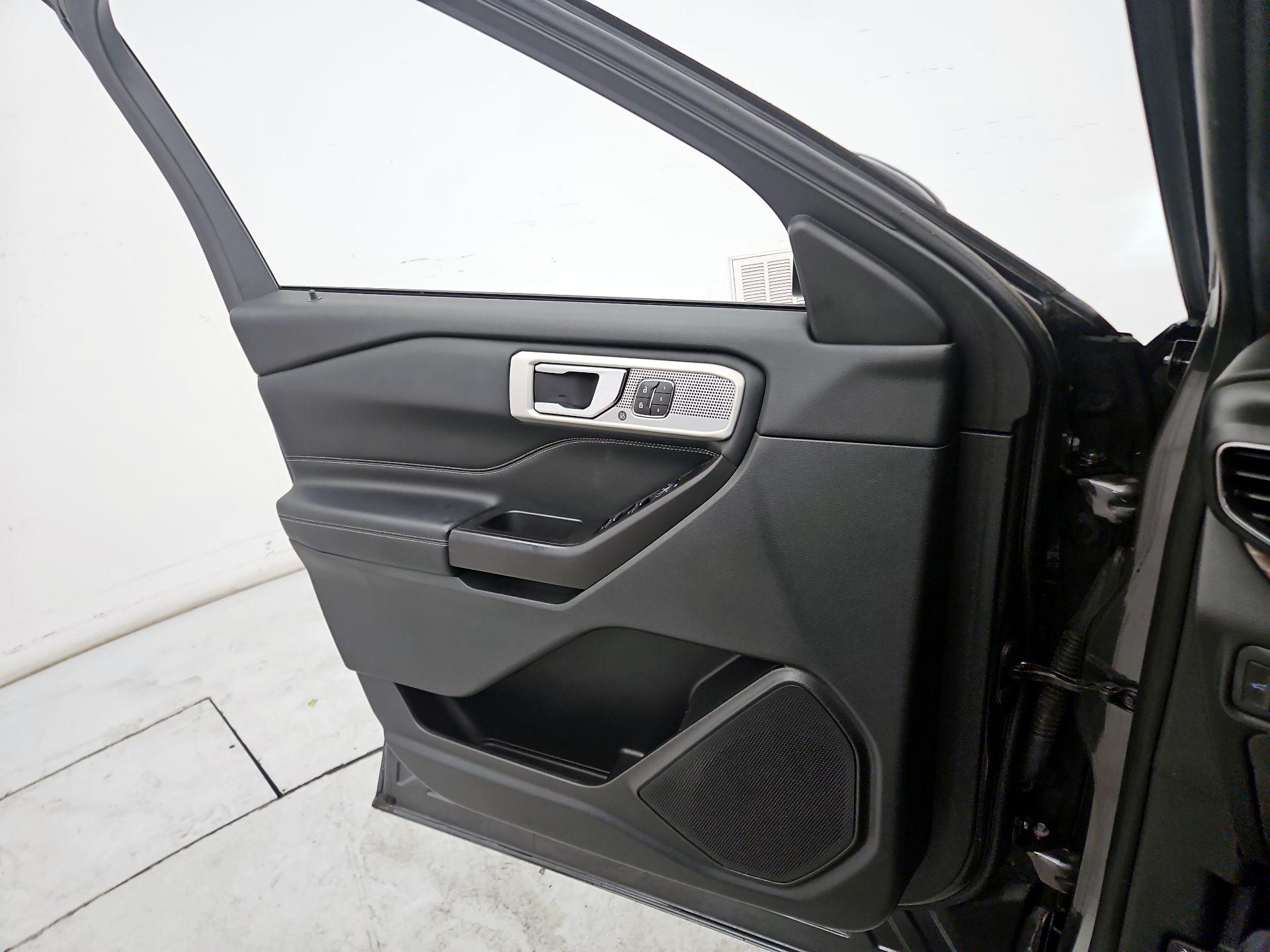 Thumbnail: 2020 Ford Explorer - 12