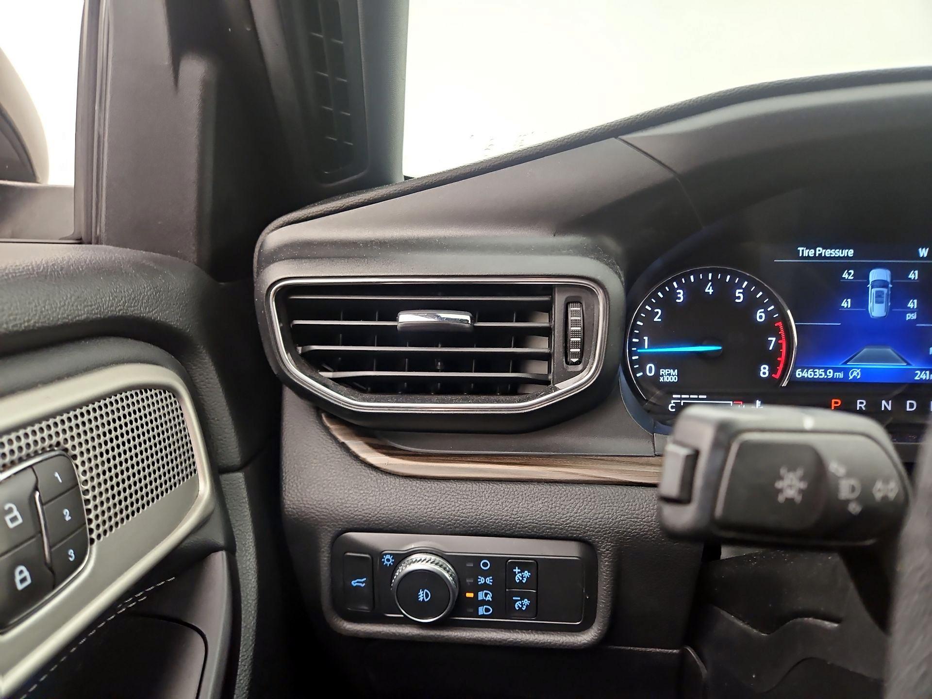 Thumbnail: 2020 Ford Explorer - 13