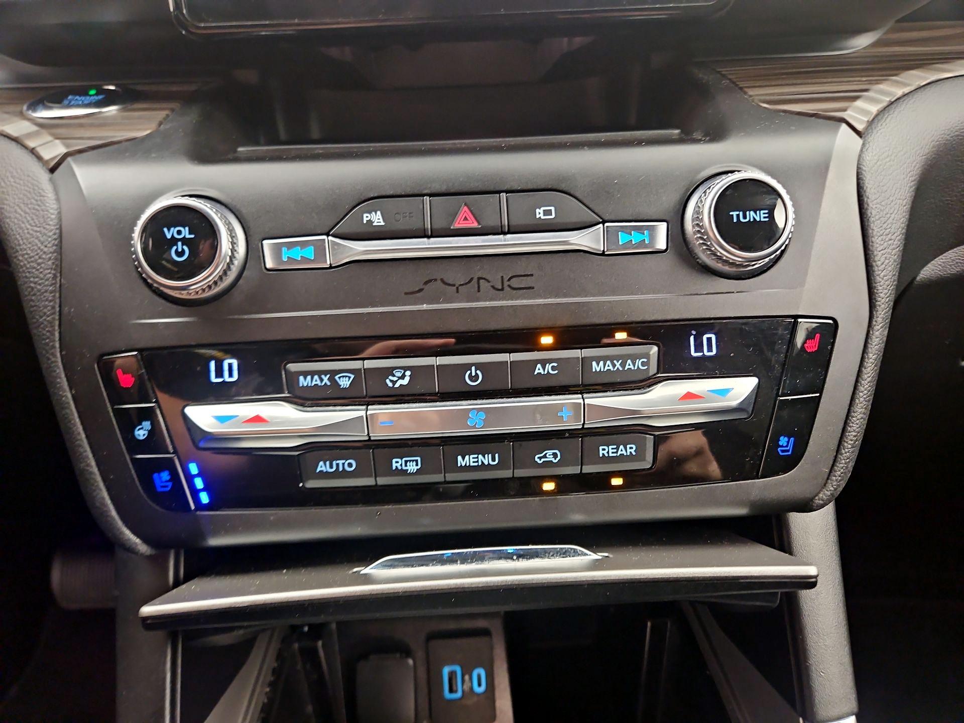 Thumbnail: 2020 Ford Explorer - 17
