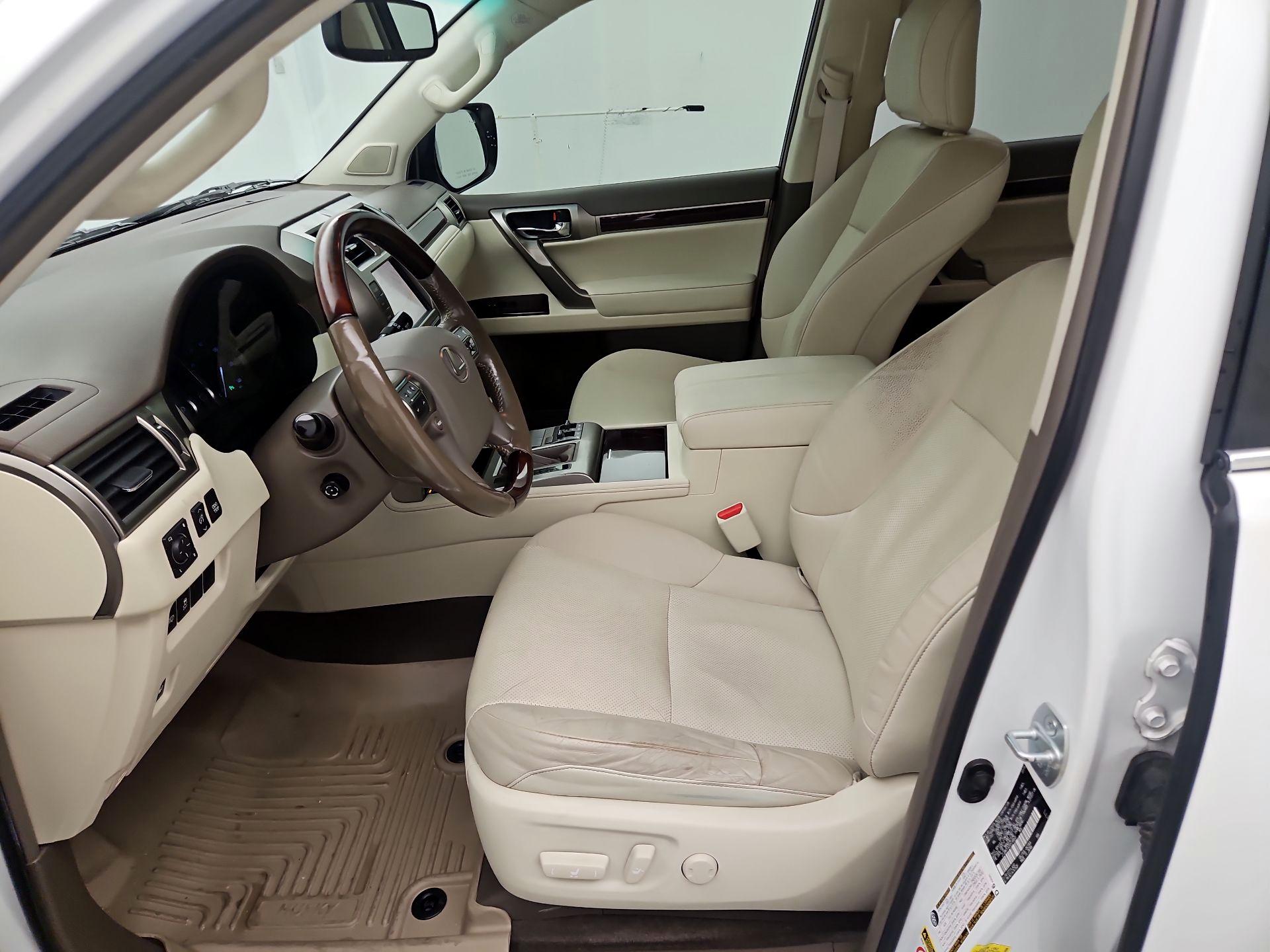 Thumbnail: 2016 Lexus GX - 11