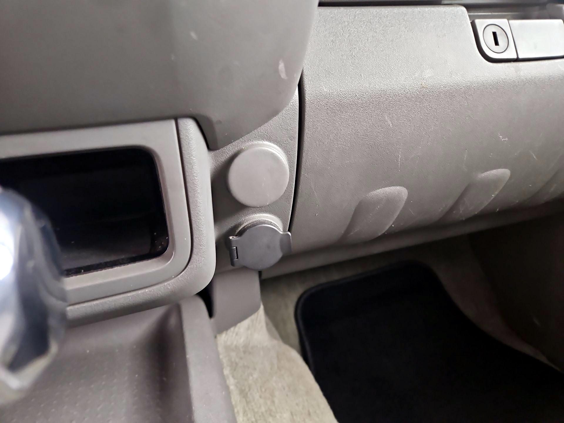 Thumbnail: 2014 Nissan Frontier - 17