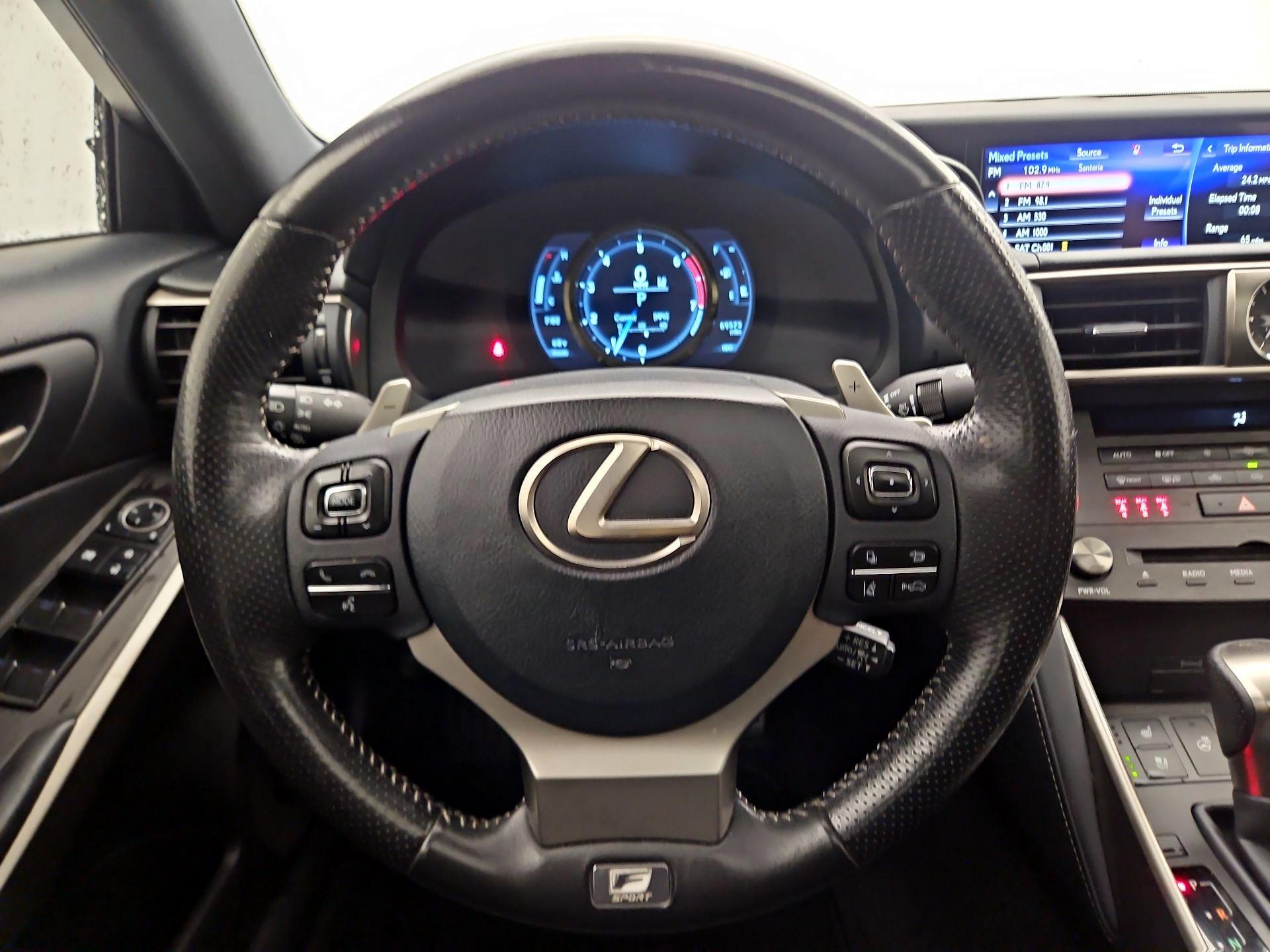 Thumbnail: 2019 Lexus IS - 10