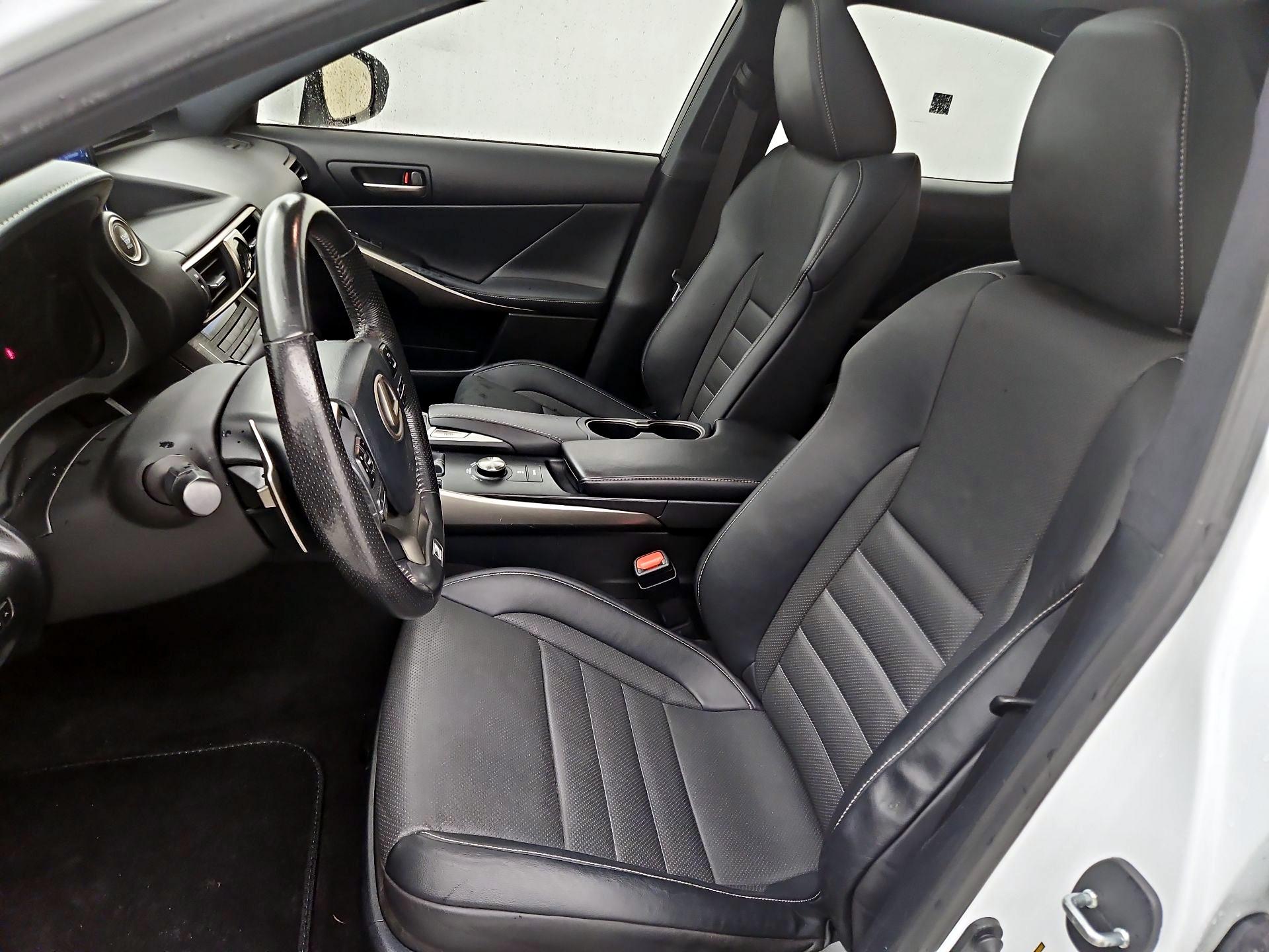 Thumbnail: 2019 Lexus IS - 11
